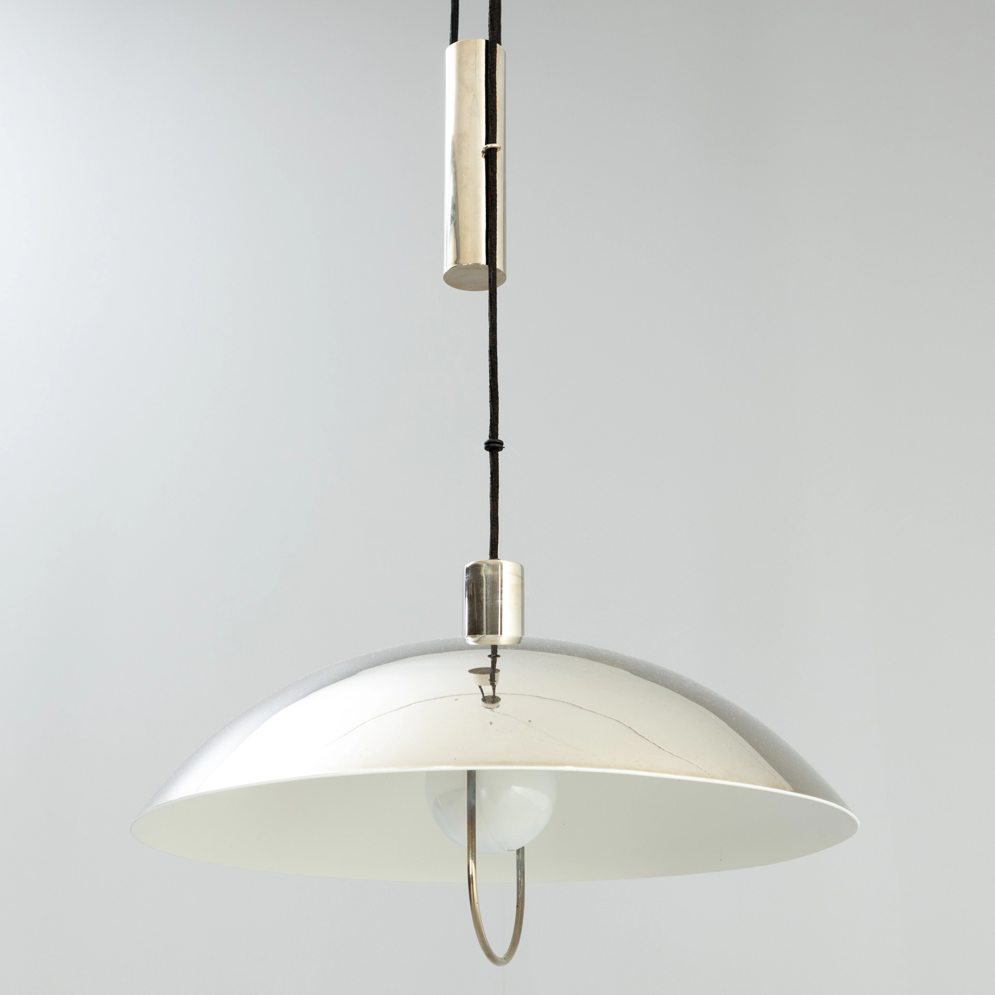 MARIANNE BRANDT. Tecnolumen. Bauhaus Pendelleuchte "HMB 25" mit Rollenzug