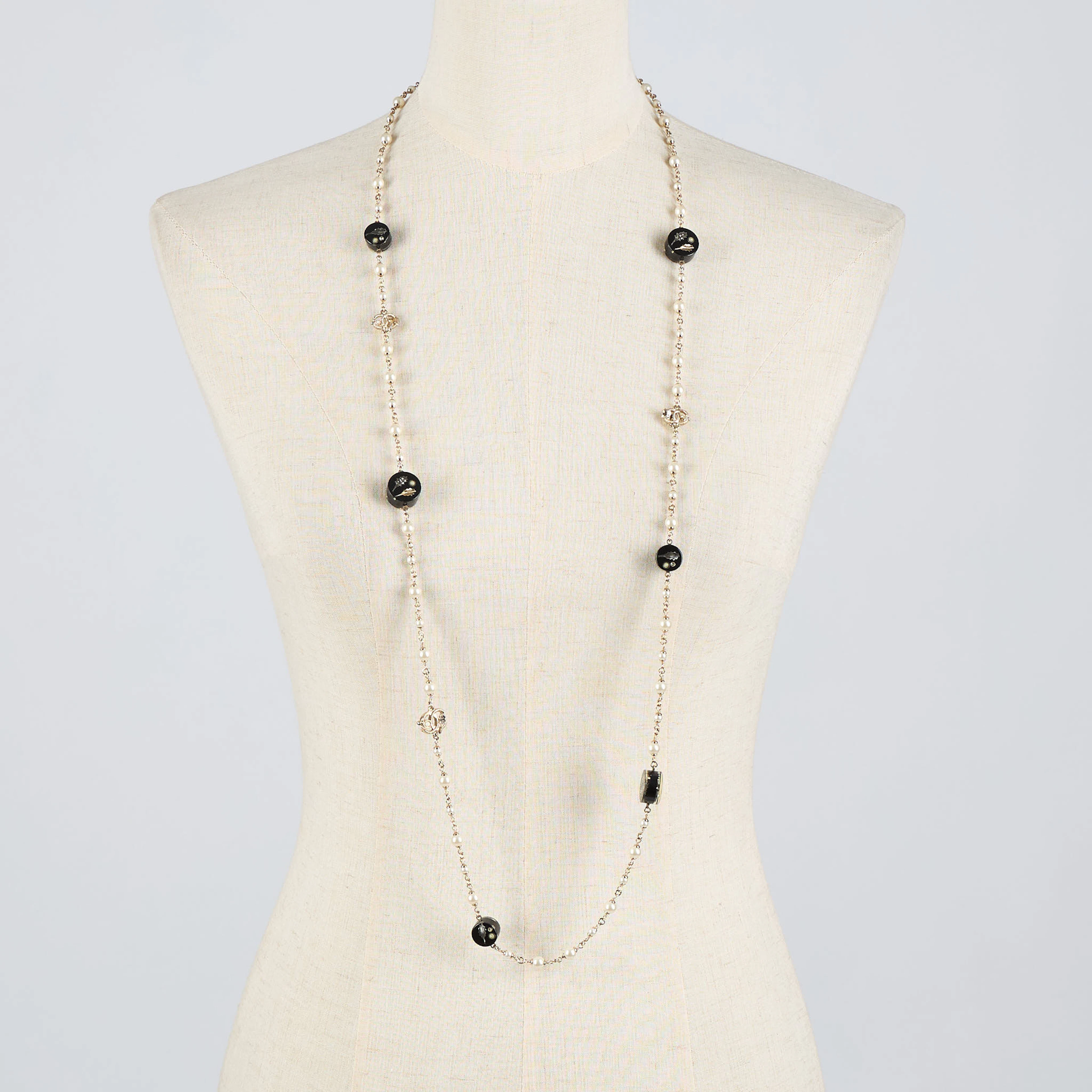 CHANEL, halsband, märkt 11.