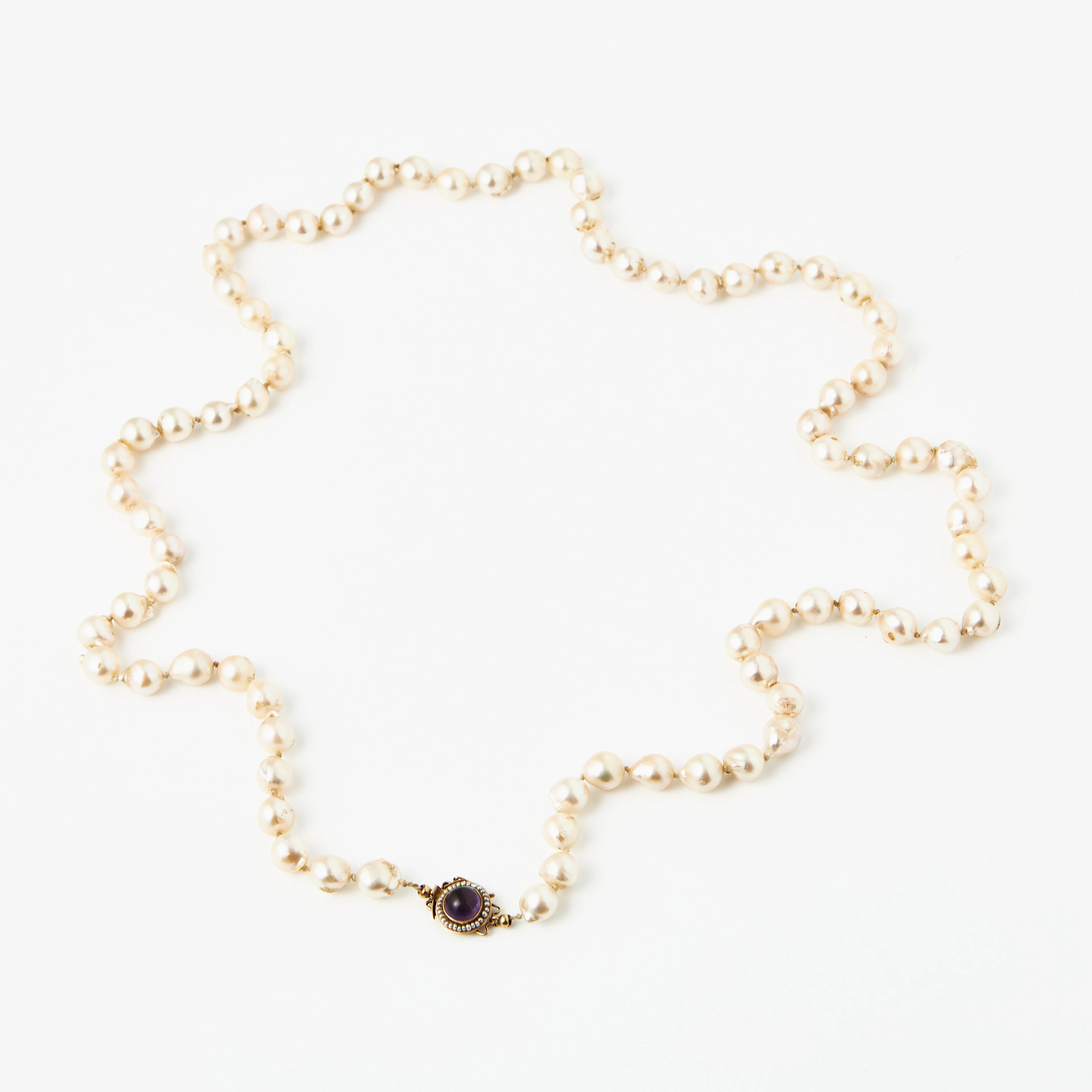 COLLIER, odlade barocka saltvattenspärlor ca 7,8-8,2 mm, lås, 18 k