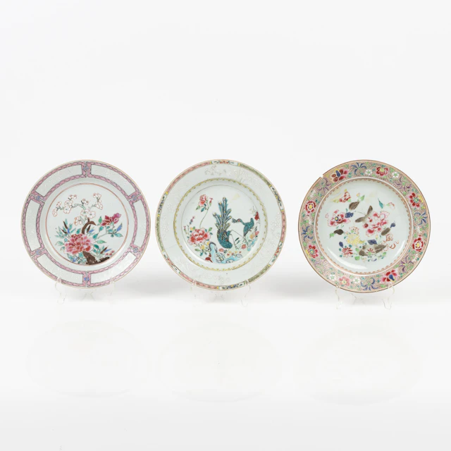 TALLRIKAR, 3 st, Famille Rose, Qingdynastin, Kina, 1700-tal.