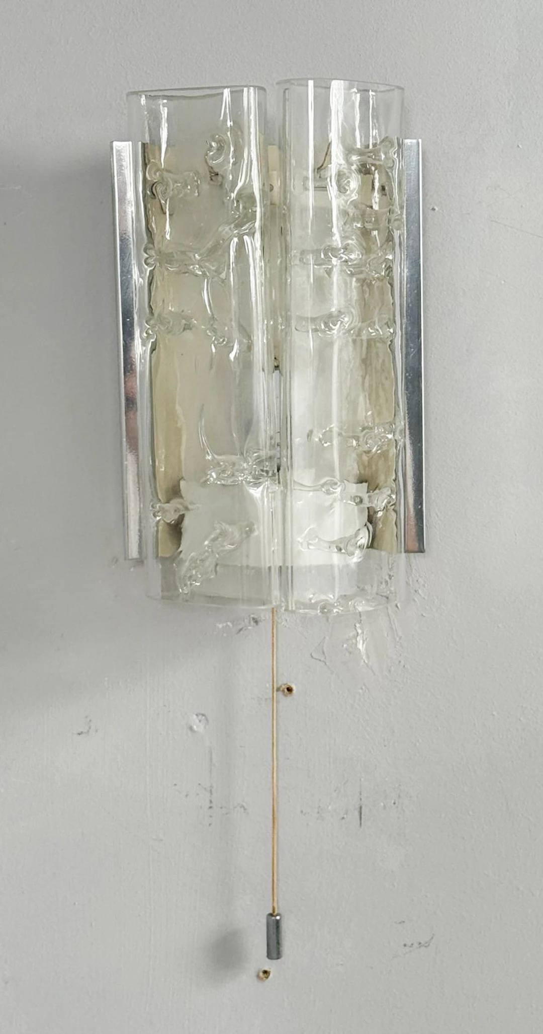 Mid Century Eisglas Wandlampe/Wandleuchte von Doria, Deutschland, 1970er Jahre.