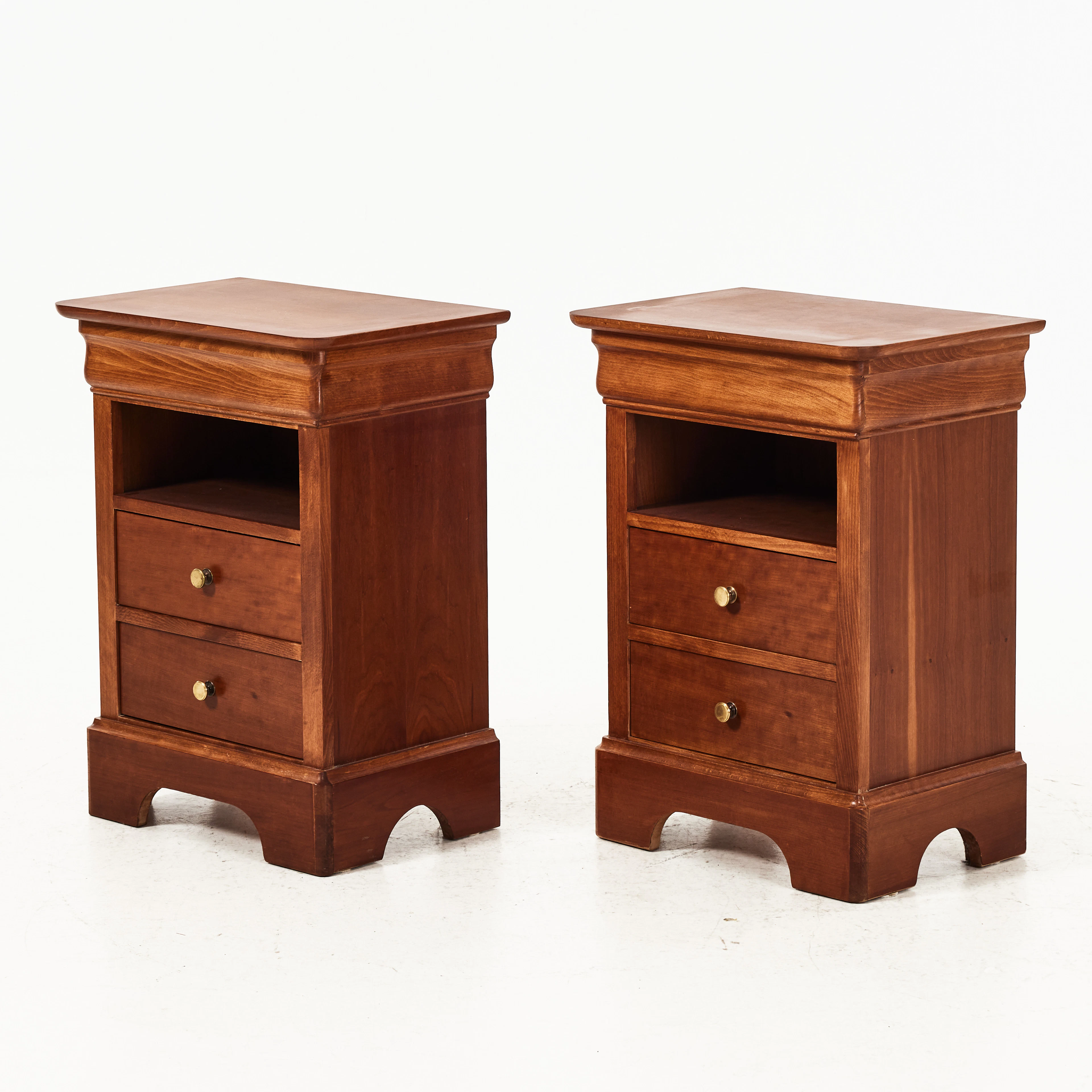 FAMOSA, nattygsbord, 1 par, 1900-talets slut, fanérade i mahogny