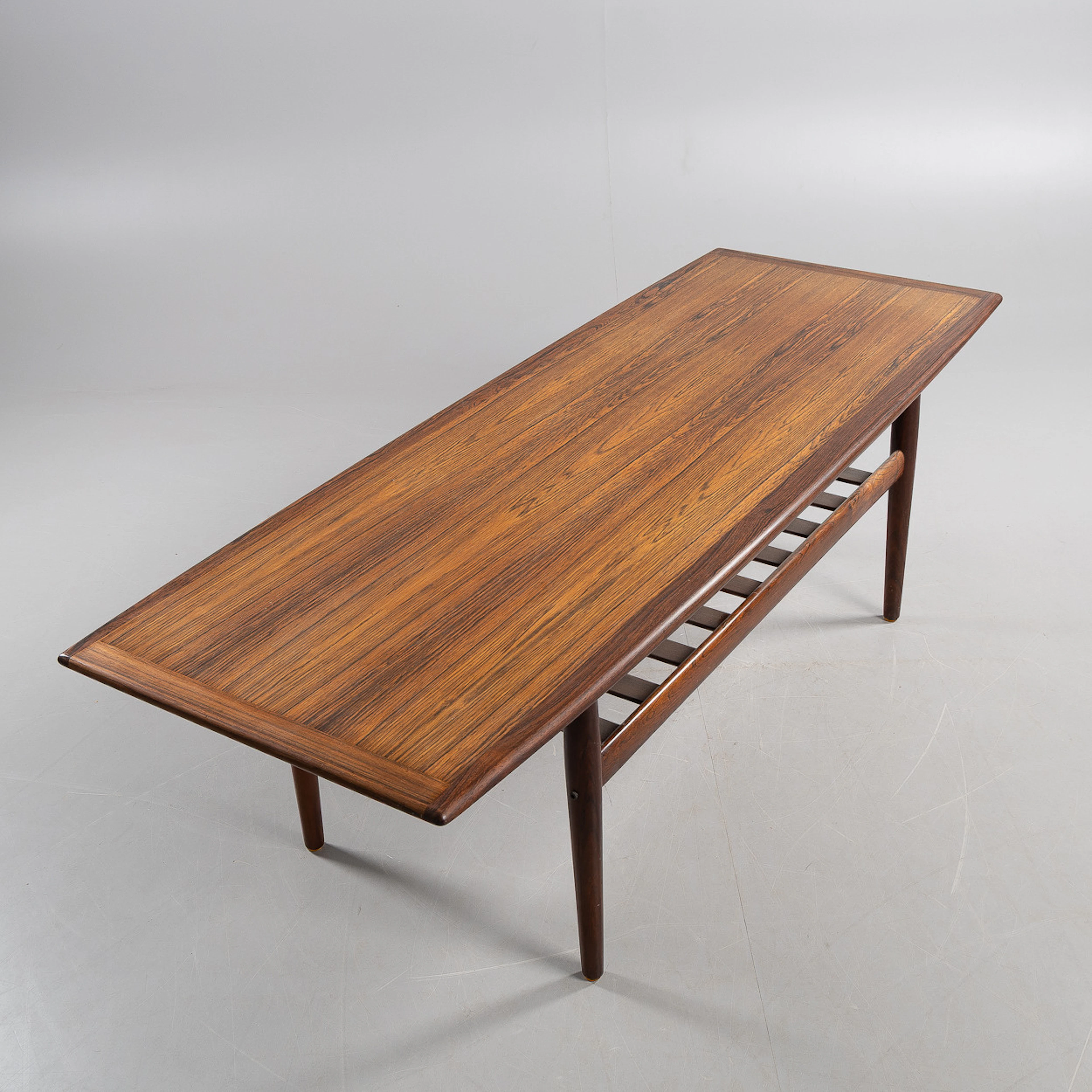 GRETE JALK. Soffbord, Jakaranda, Glostrup Möbelfabrik, Danmark, 1900-talets