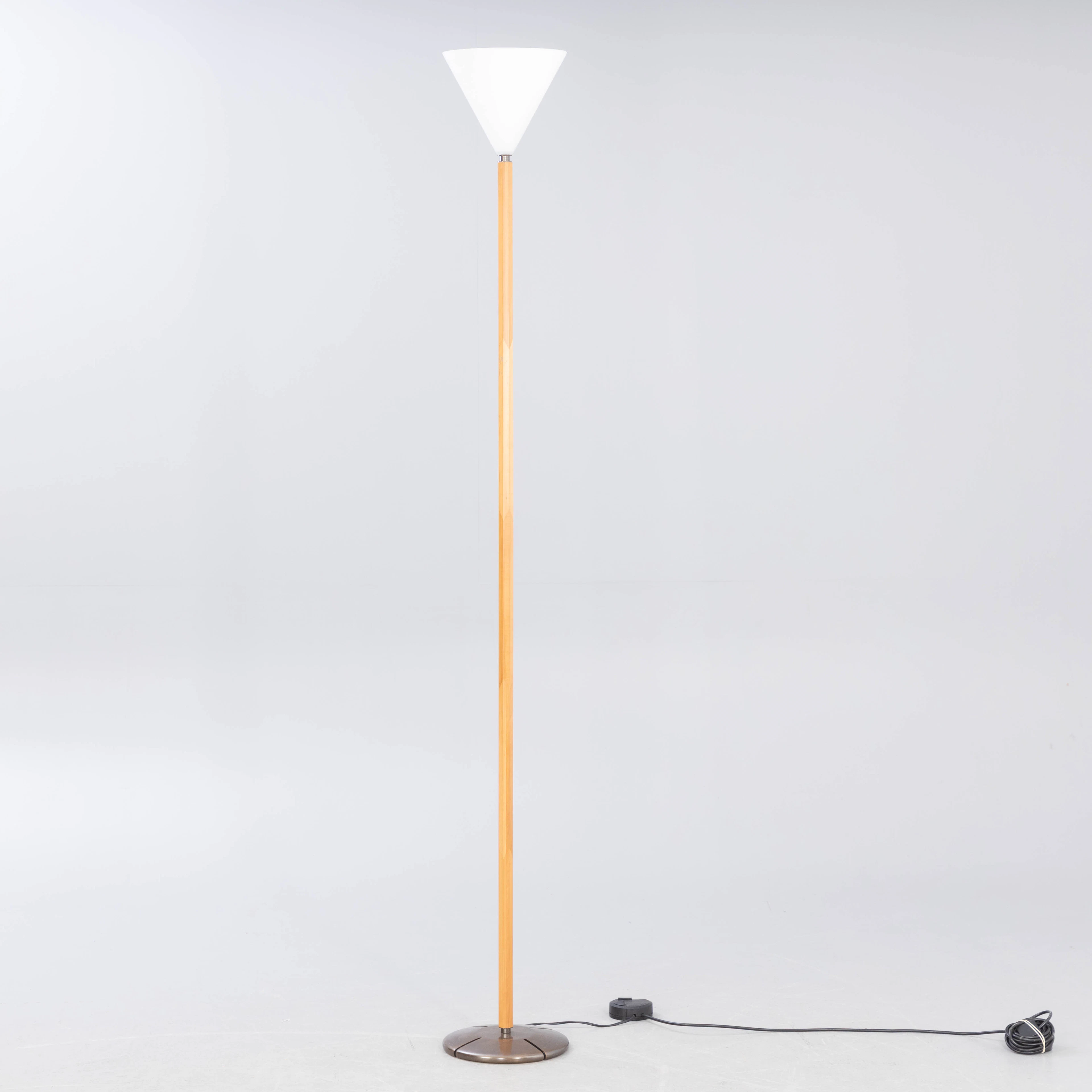 PIERLUIGI CERRI. Mozia Stehlampe für Fontana Arte, 1988.