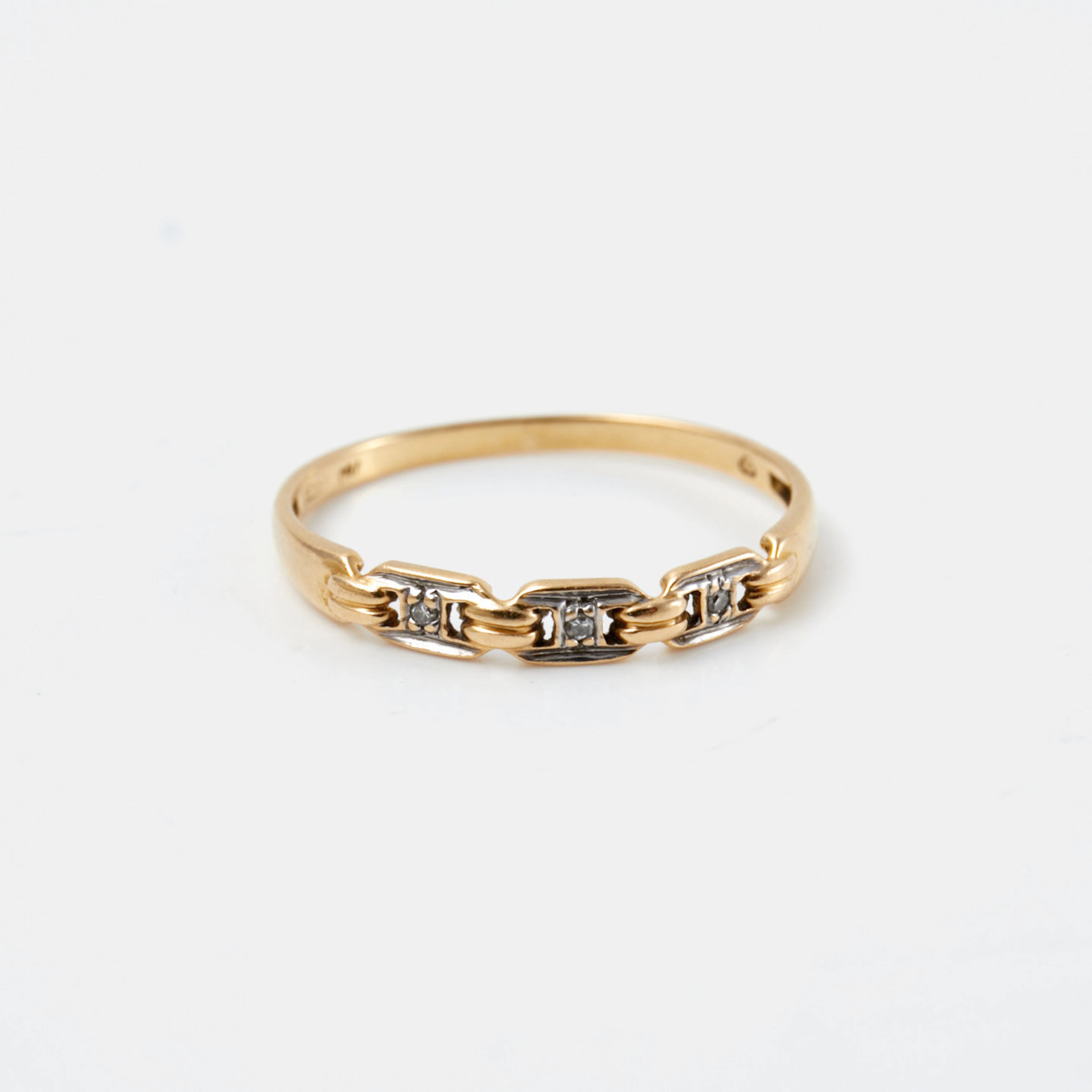 RING, 18 k guld, 3 briljantslipade diamanter, totalt ca 0,015 ct, GFAB.