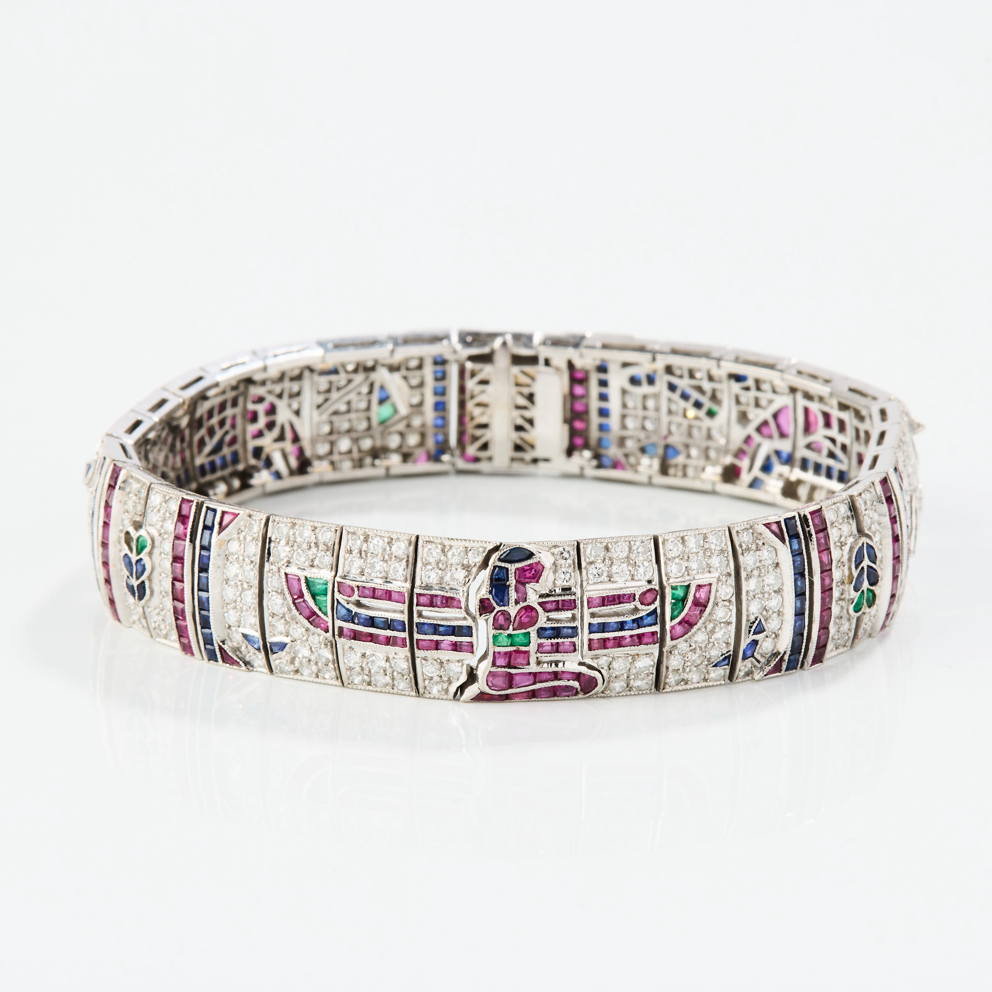 ARMBAND, platina med multifärgade stenar och diamanter, Egyptisk stil
