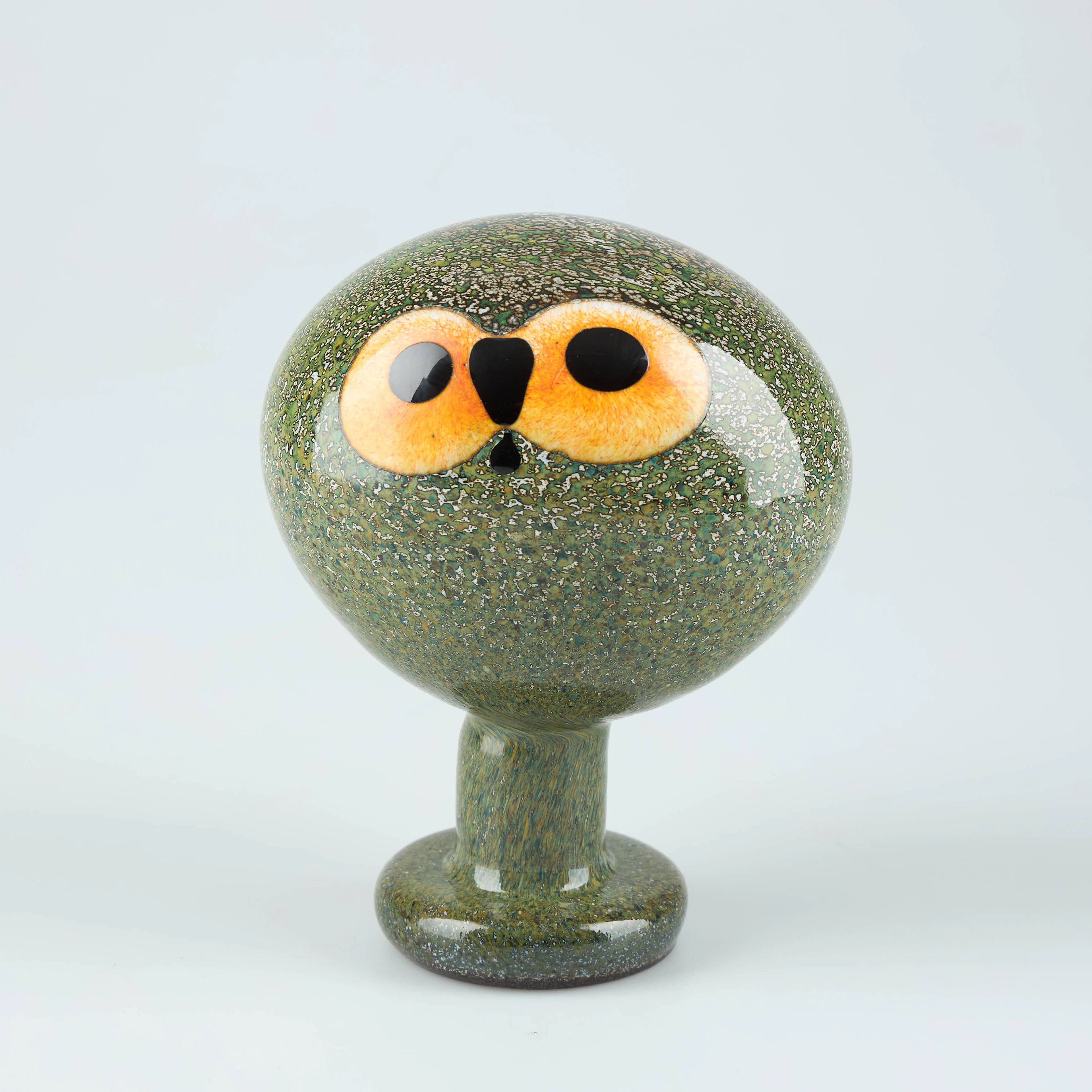 OIVA TOIKKA. Glasfågel, "Helmipöllö" (2016), signerad O. Toikka Iittala.