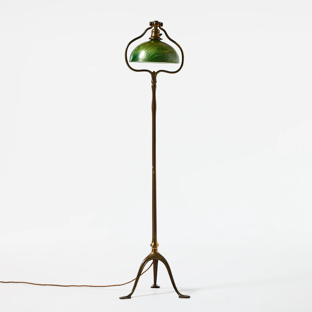 LOUIS COMFORT TIFFANY. Golvlampa, Tiffany Studios 1910-15, tripodformad