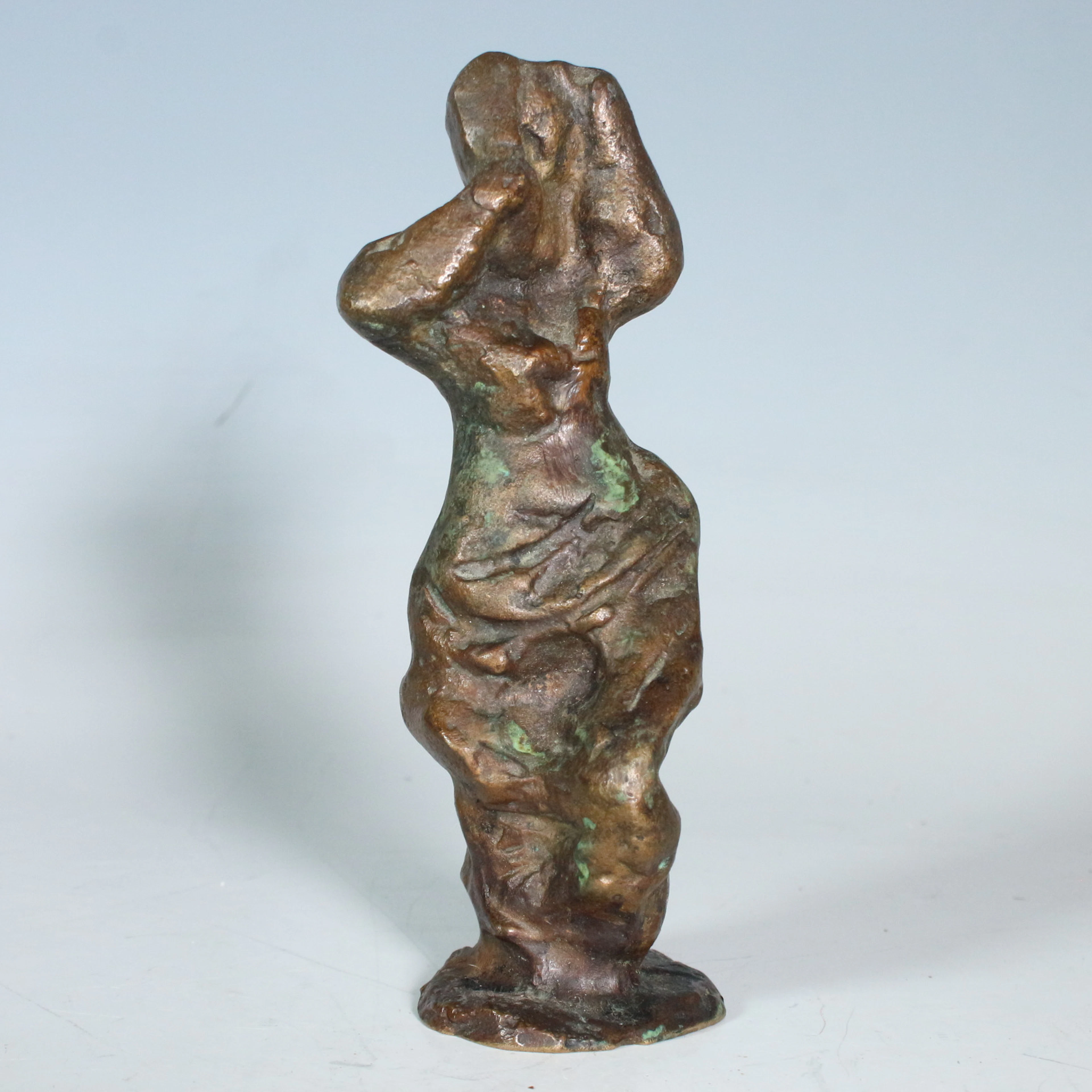 CURT BECKMANN (1901-1970). Bronzeskulptur, Frau im Gewand ''.