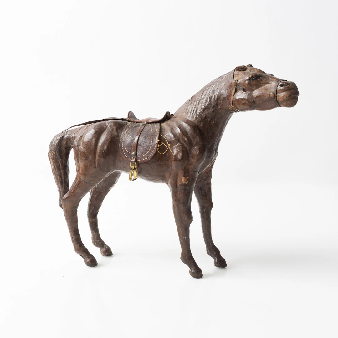 SKULPTUR, häst, papier maché och skinn, 1900-talets början.