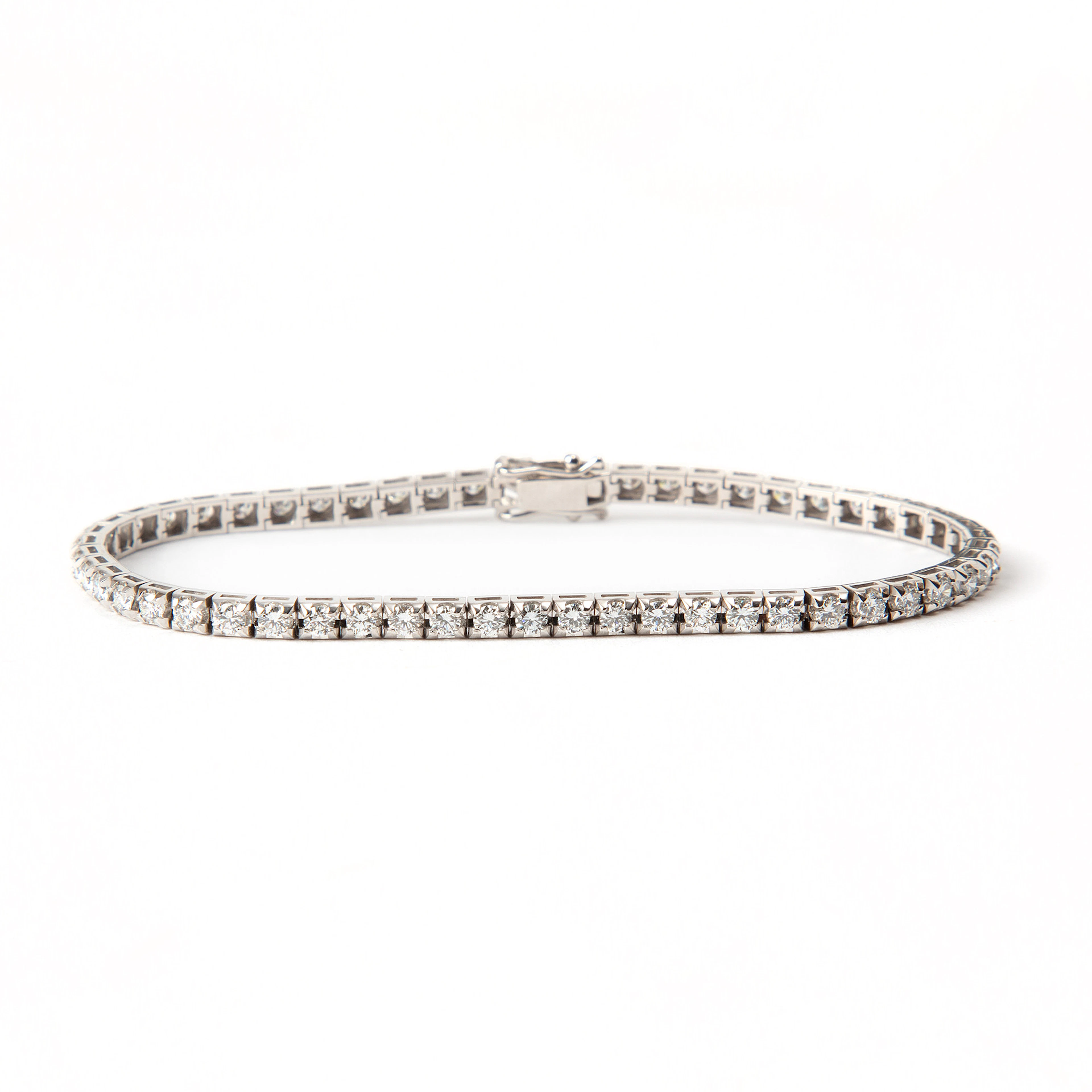 ARMBAND, sk tennisarmband, 18K vitguld med briljantslipade diamanter