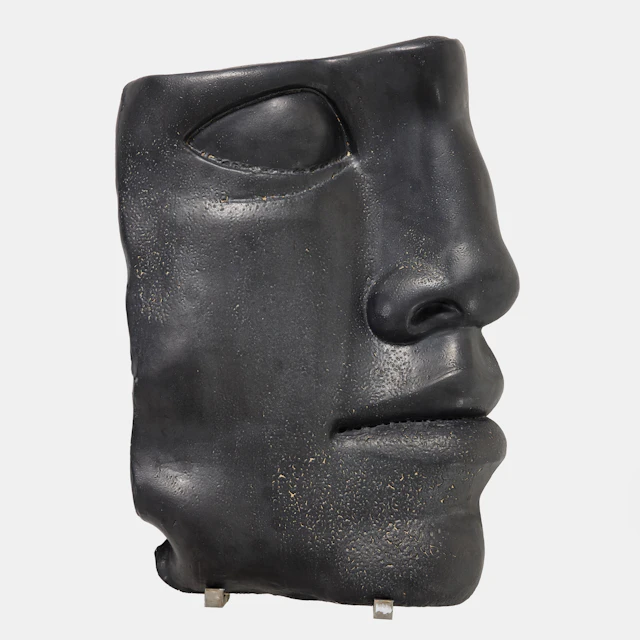 HERTHA HILLFON. Skulptur, egen verkstad, modellerad svart stengodslera