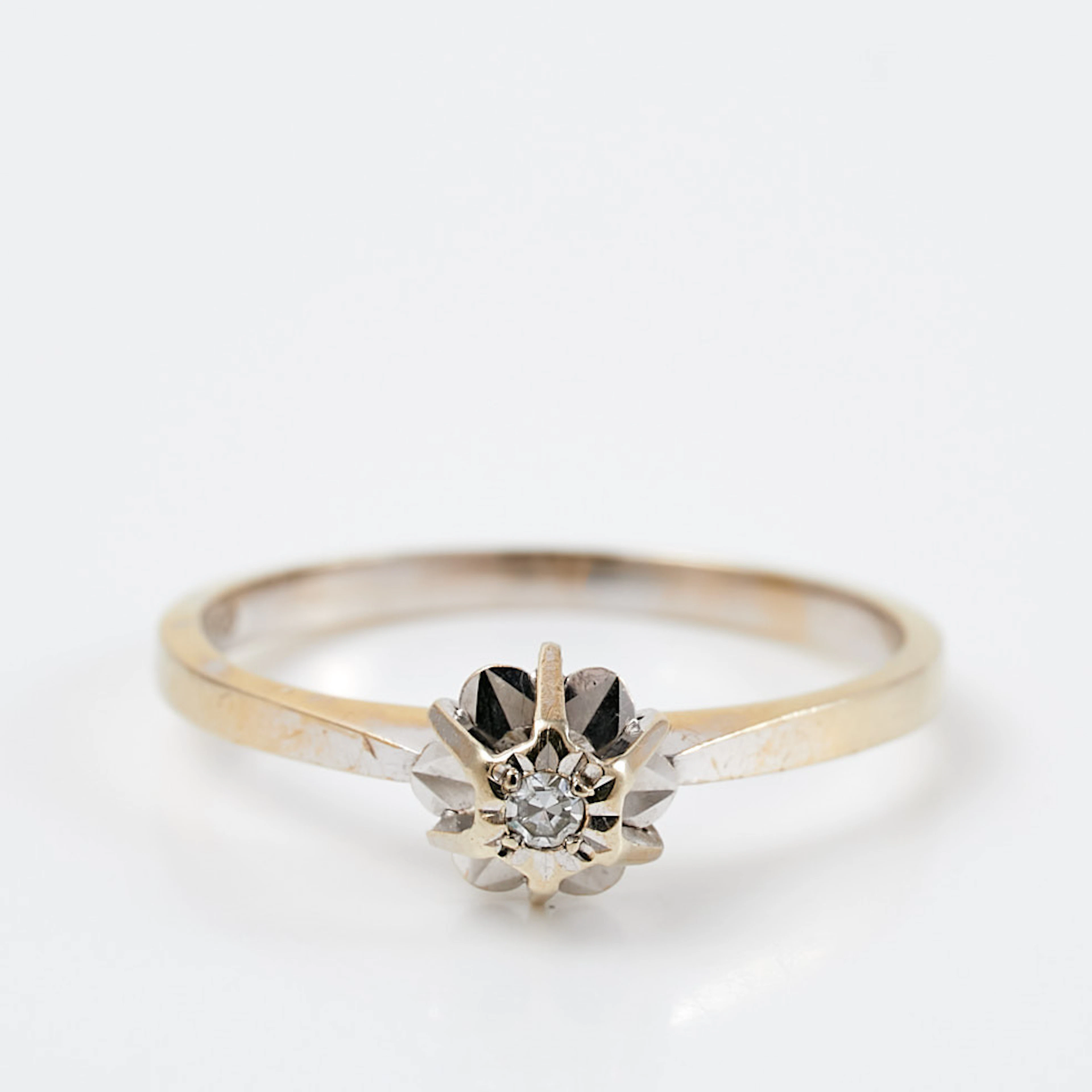 RING, 18 k vitguld, 1 åttkantslipad diamant, ca 0,01 ct, svensk importstämpel.