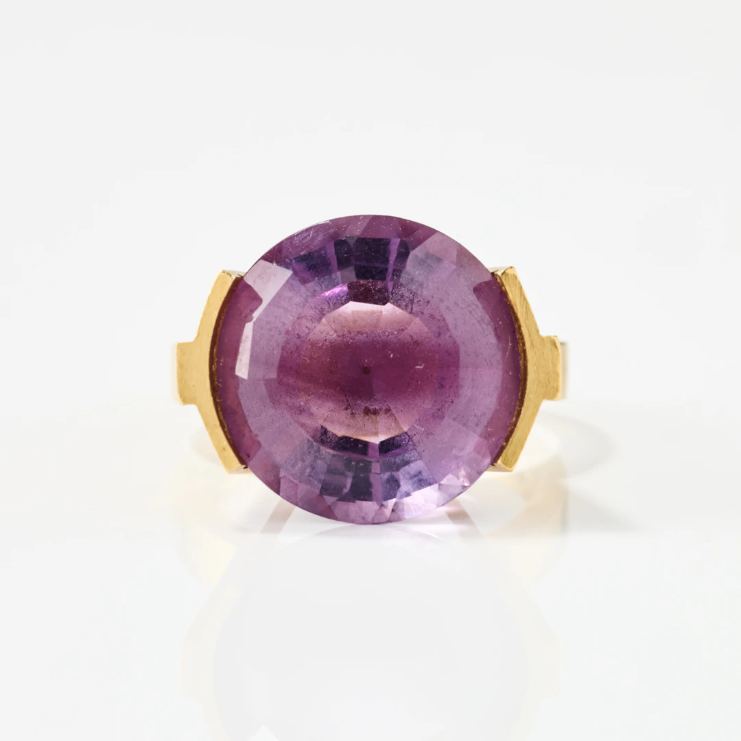 WIWEN NILSSON. Ring, 18K guld med en ametist, Lund 1966.