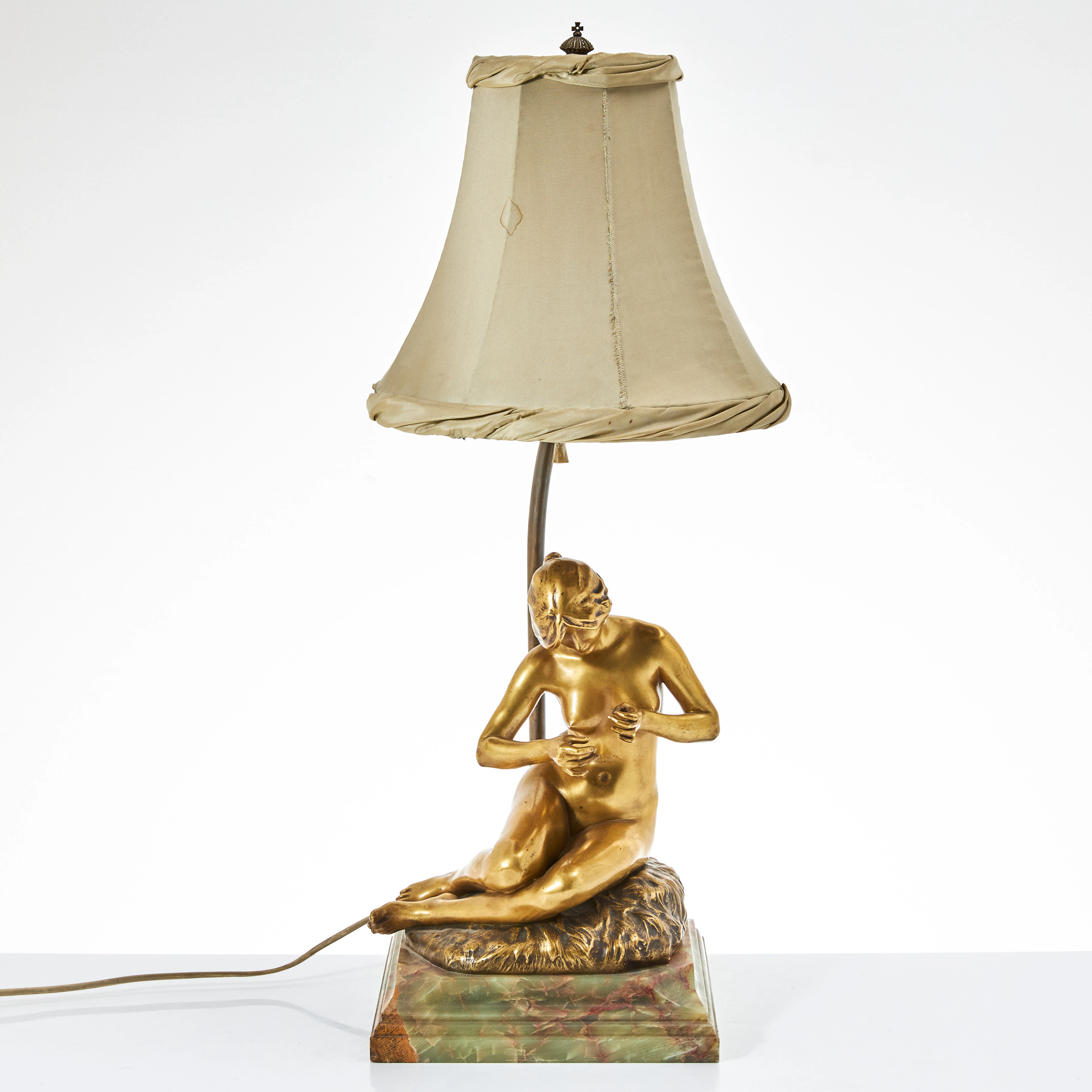 BORDSLAMPA / SKULPTUR, brons, sittande kvinna, kopia efter Alexandre