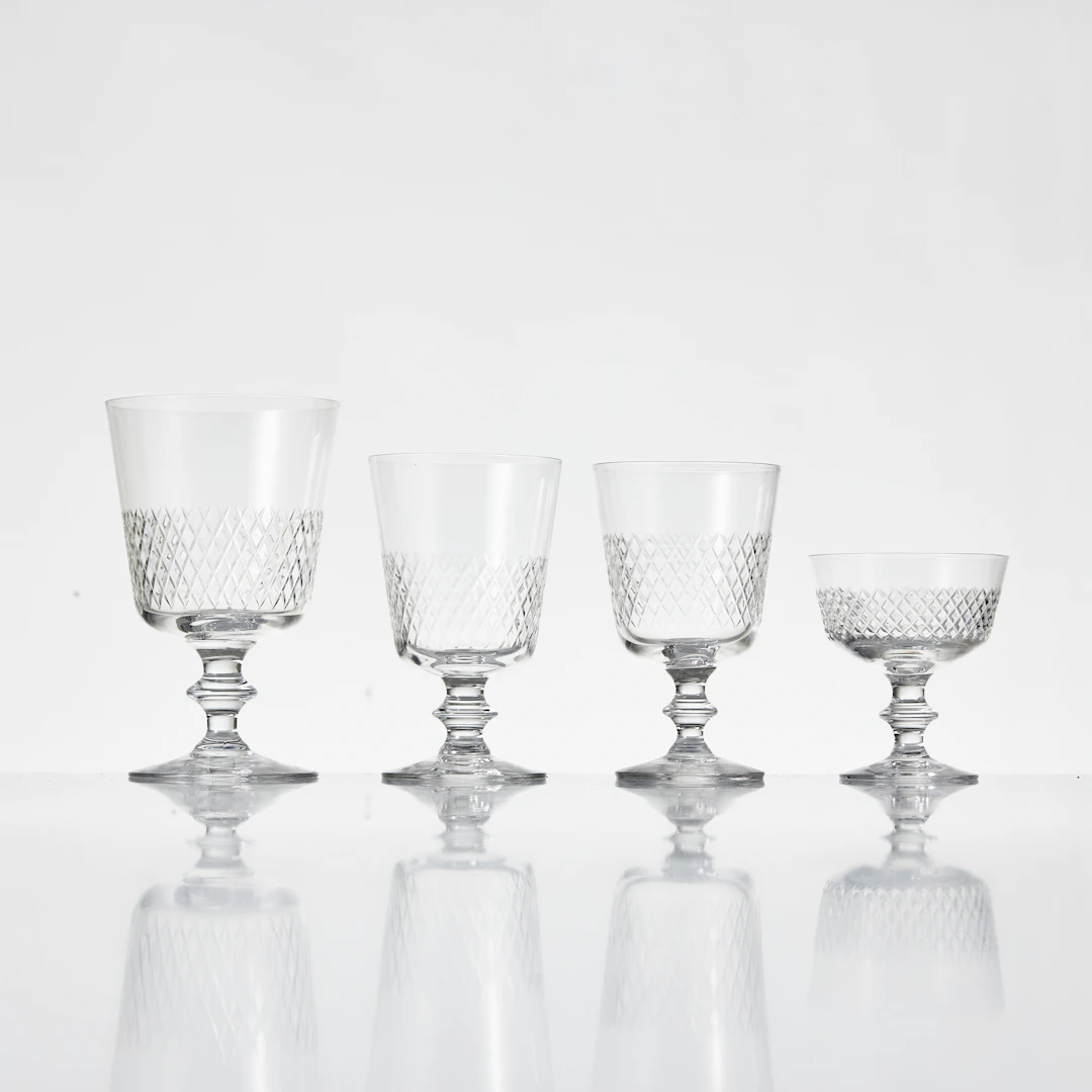 VICKE LINDSTRAND. "Diamant", glasservis, 31 dlr, Kosta.