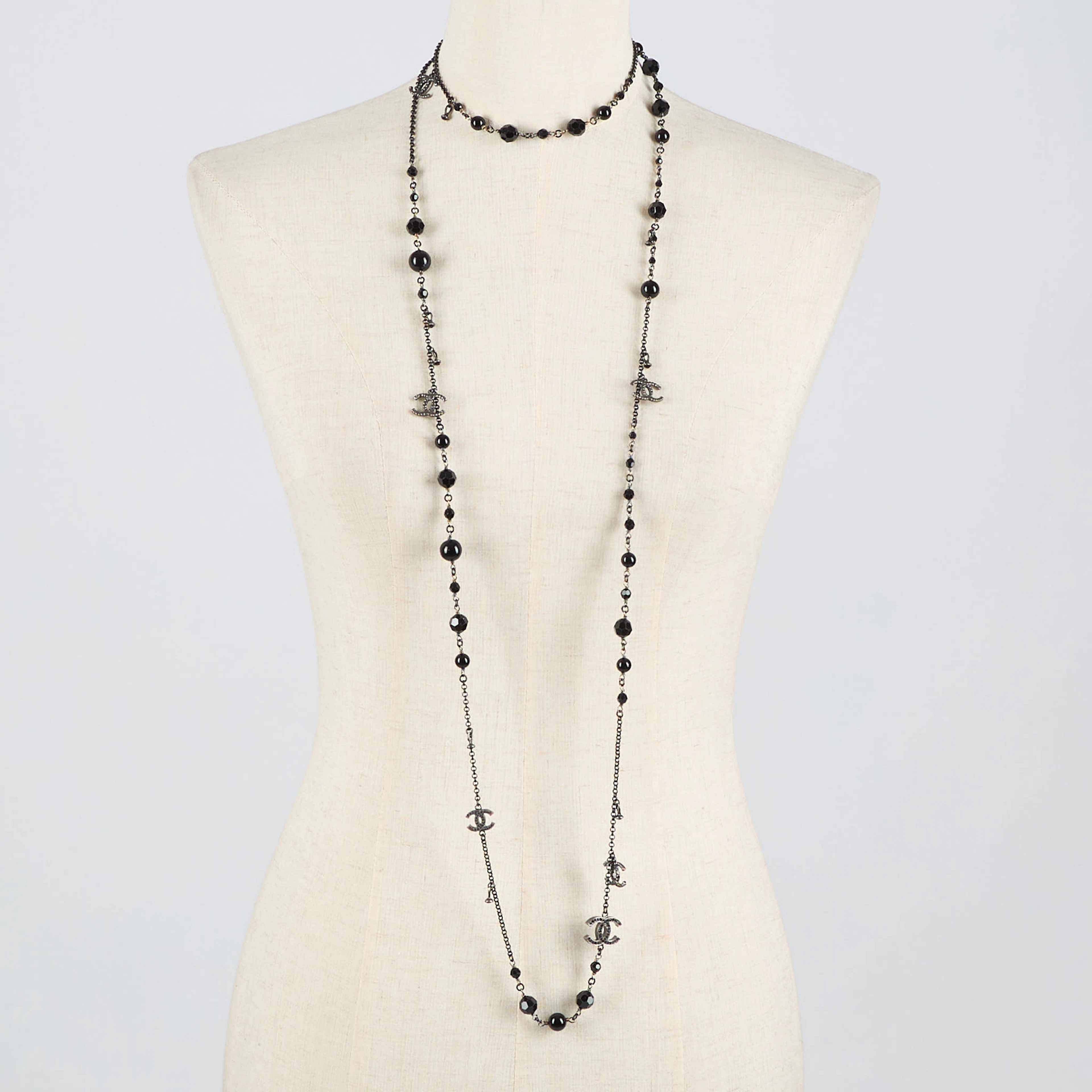 CHANEL, halsband, märkt 09.
