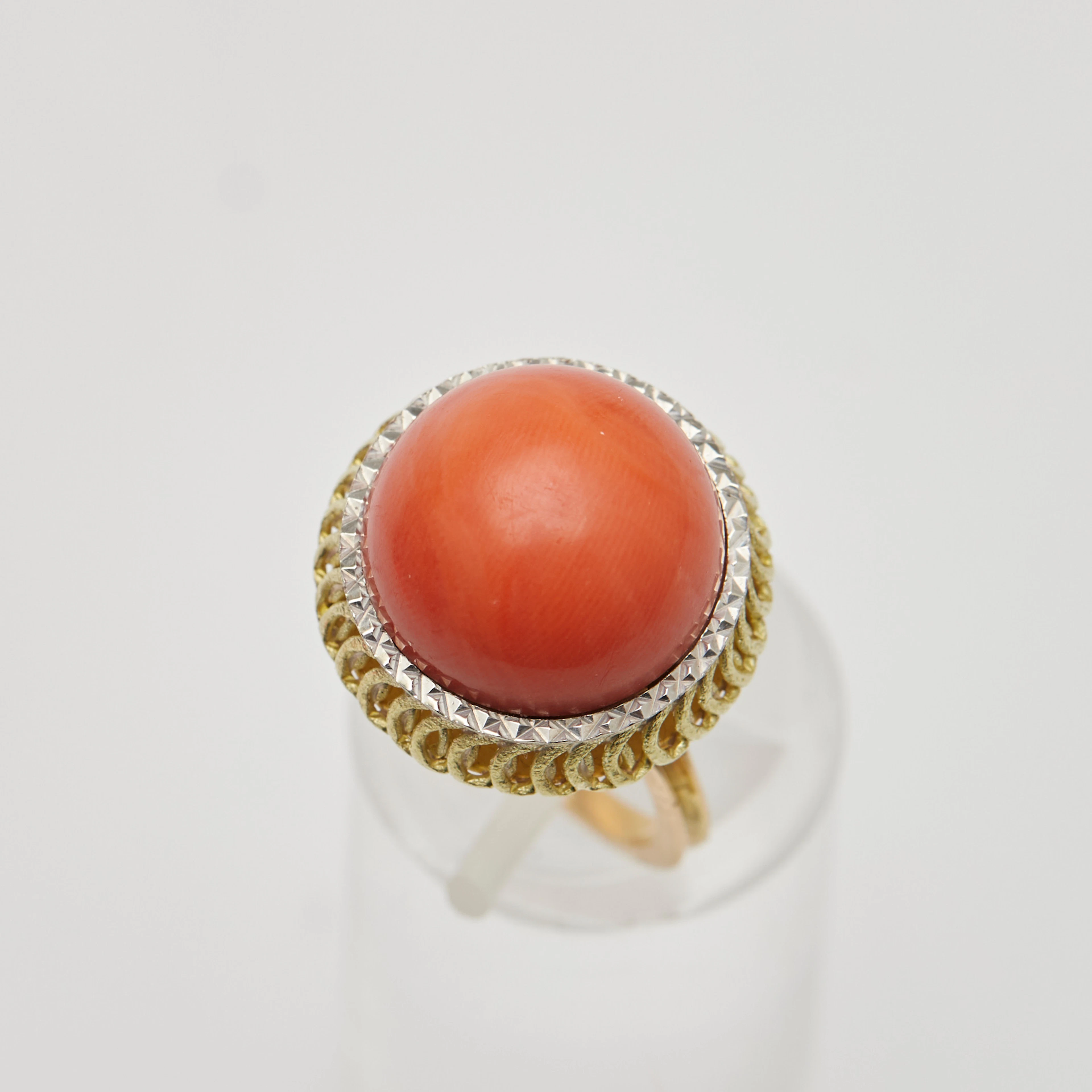 Ring, 585er Tricolor, Gelb/Rot/Weißgold, Koralle.