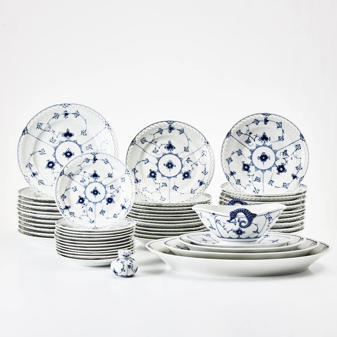 BING & GRØNDAHL. Matservis, 50 dlr., "Musselmalet", Danmark.