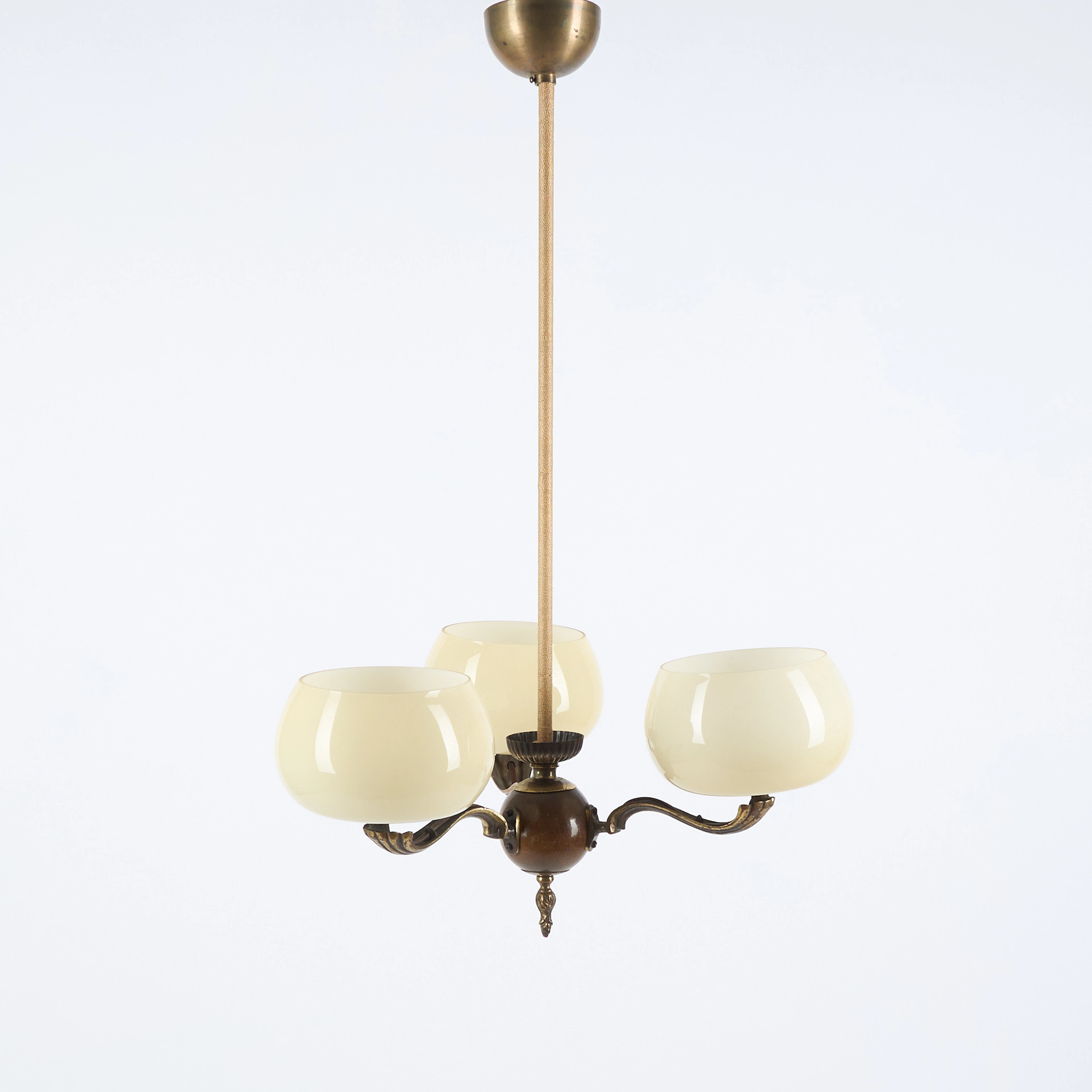 PAAVO TYNELL. Taklampa, trearmad. Taito, 1930-tal.