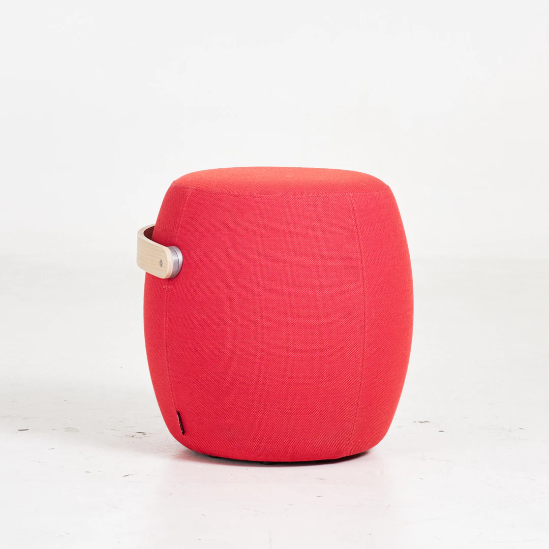 MATTIAS STENBERG. Sittpuff, "Carry on" för Offect, klädd med textil