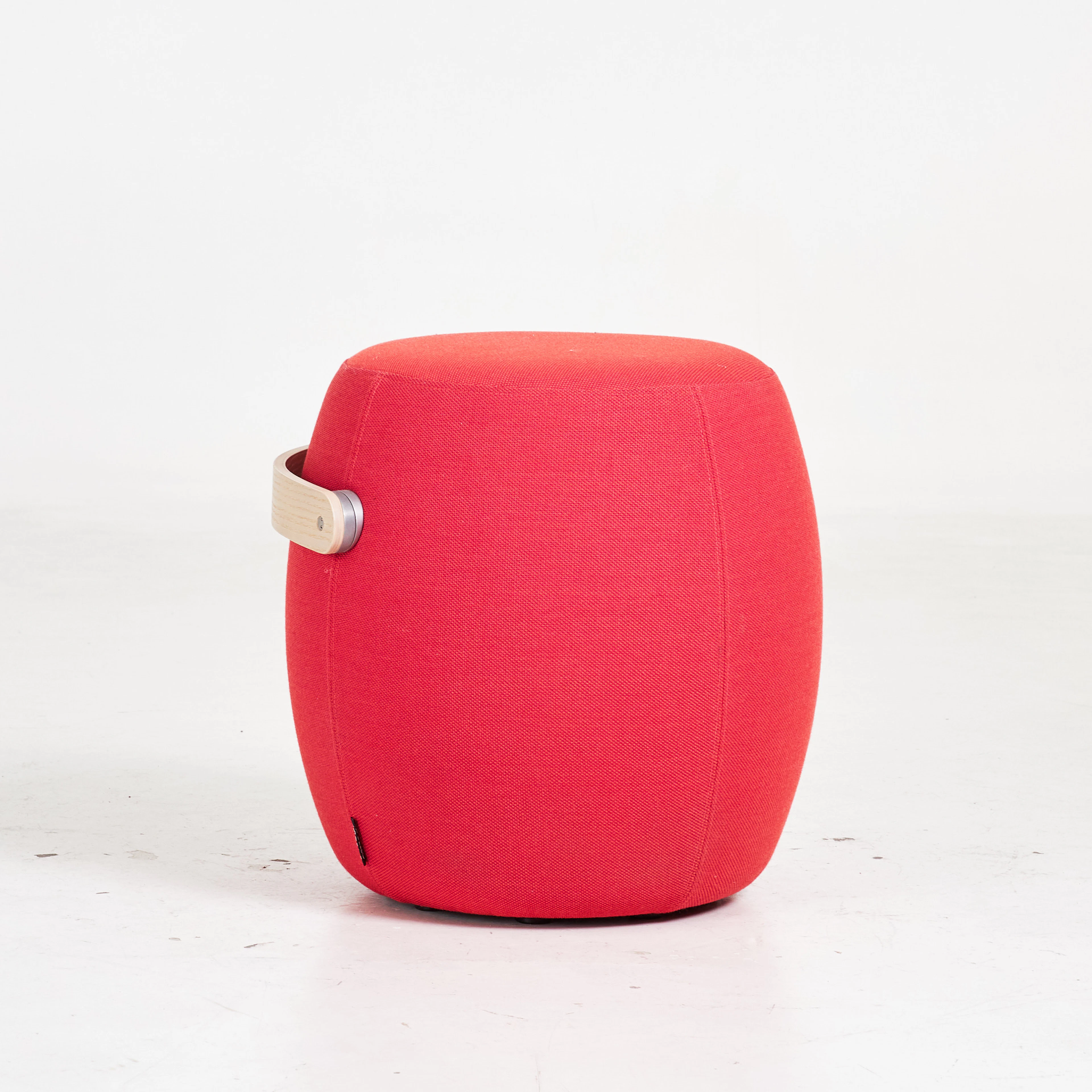 MATTIAS STENBERG. Sittpuff, "Carry on" för Offect, klädd med textil