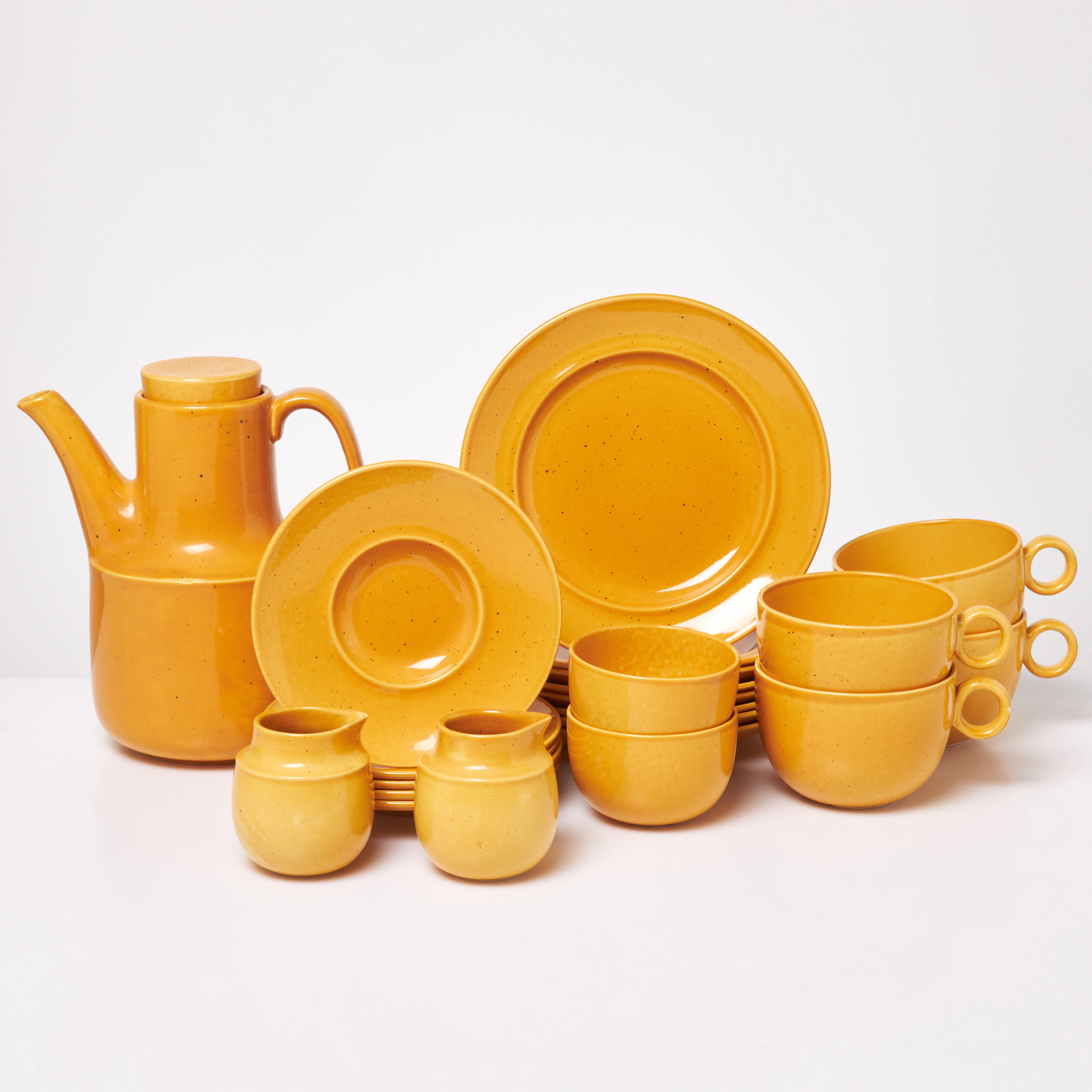 STIG LINDBERG. Kaffeservis, 17 delar, "Primula", glaserat stengods