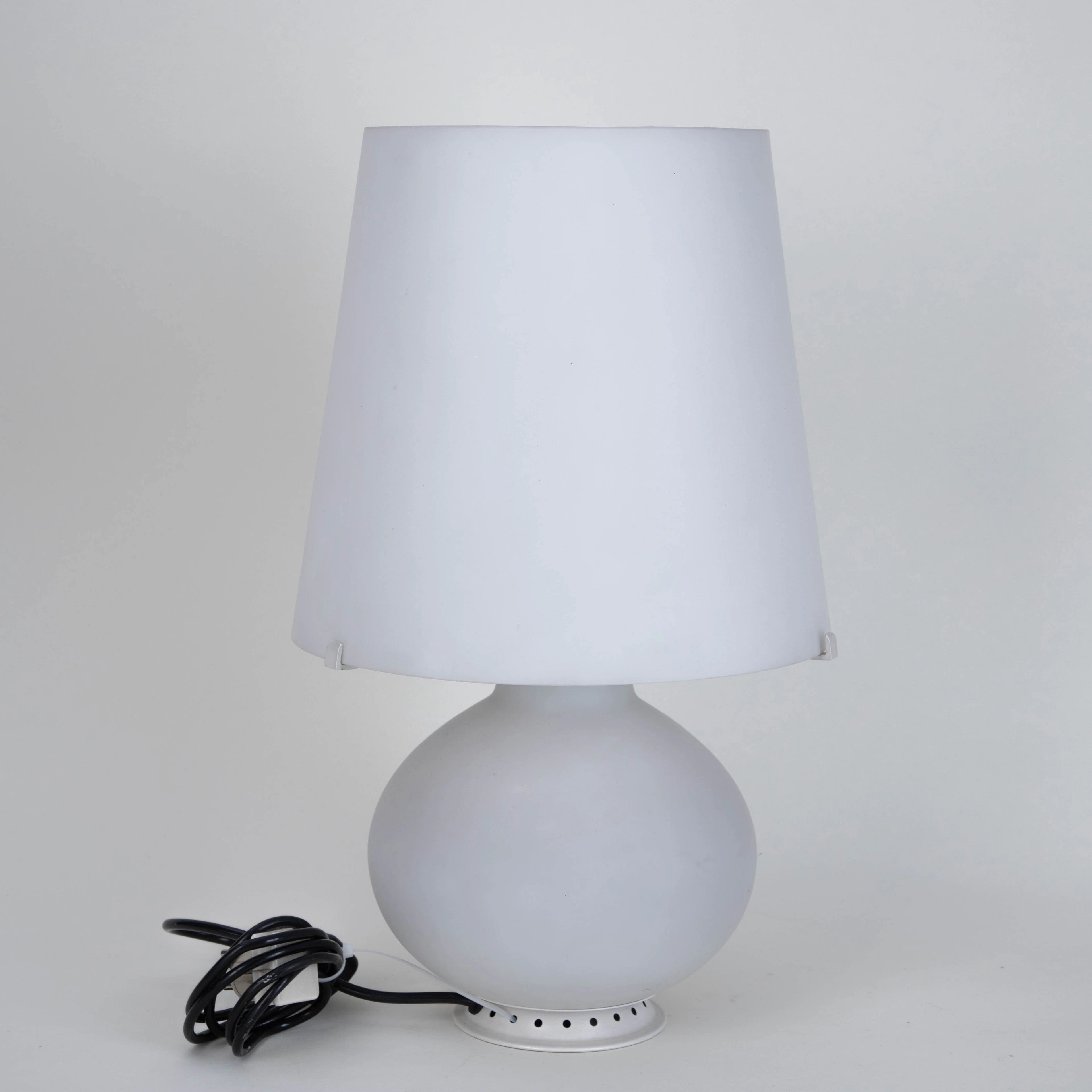 Tischlampe aus Glas, MAX INGRAND. Fontana Arte, 'Fontana' kleine Tischleuchte.