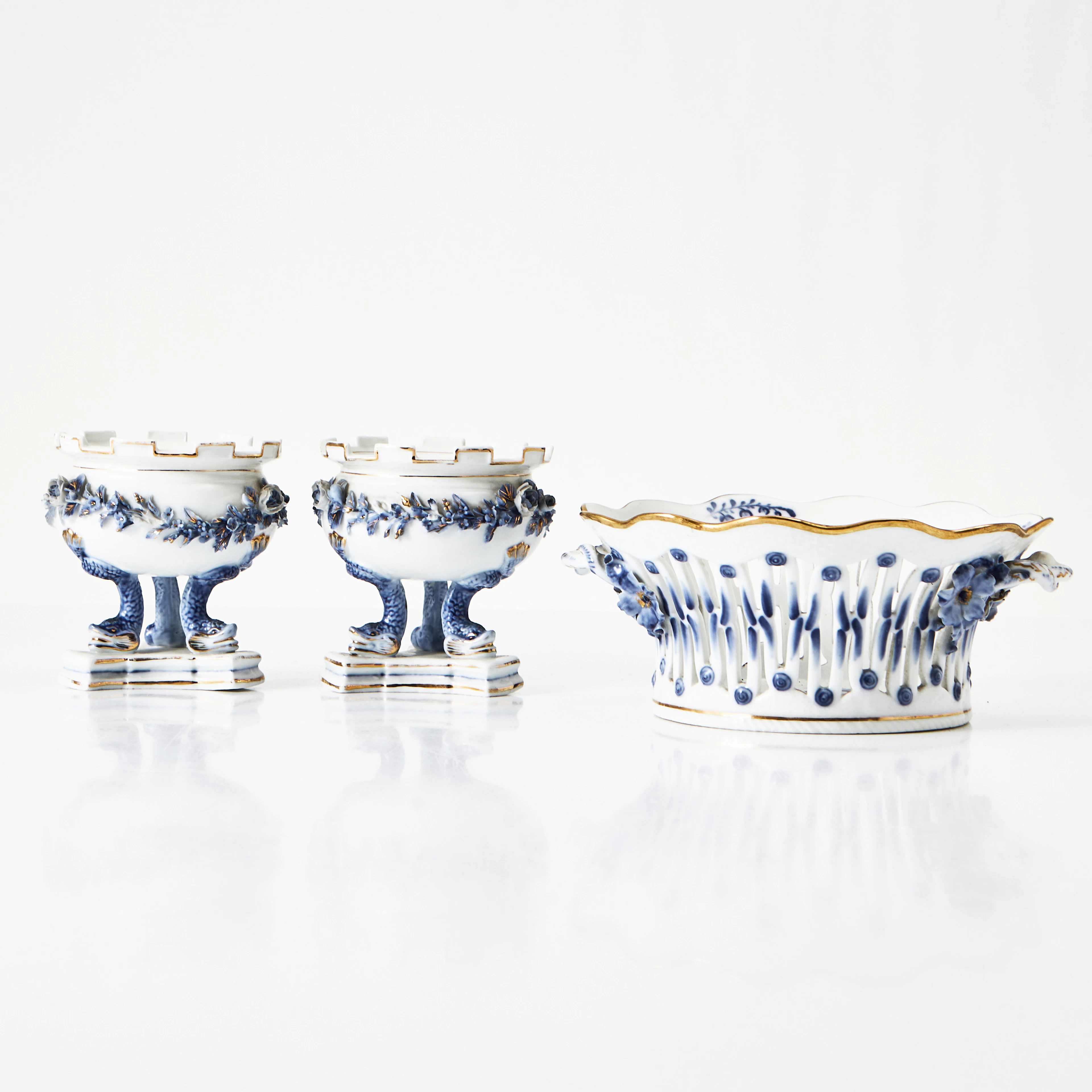 SKÅLAR, 3 st., porslin, bland annat Royal Copenhagen, 1900-talets