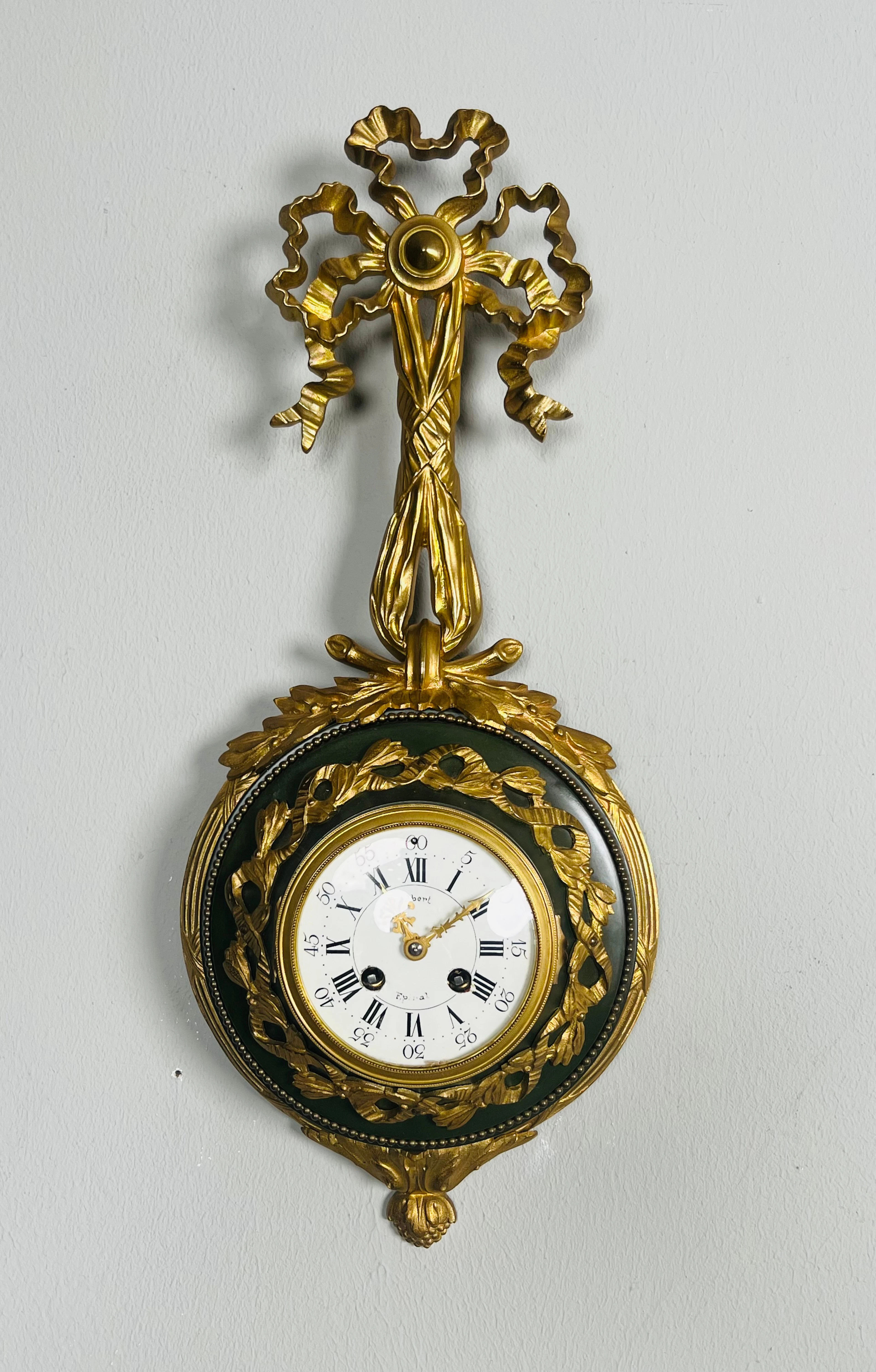 SAMUEL MARTI. Französische Kartelluhr 7 Wanduhr im Stil Louis XVI, um 1900.