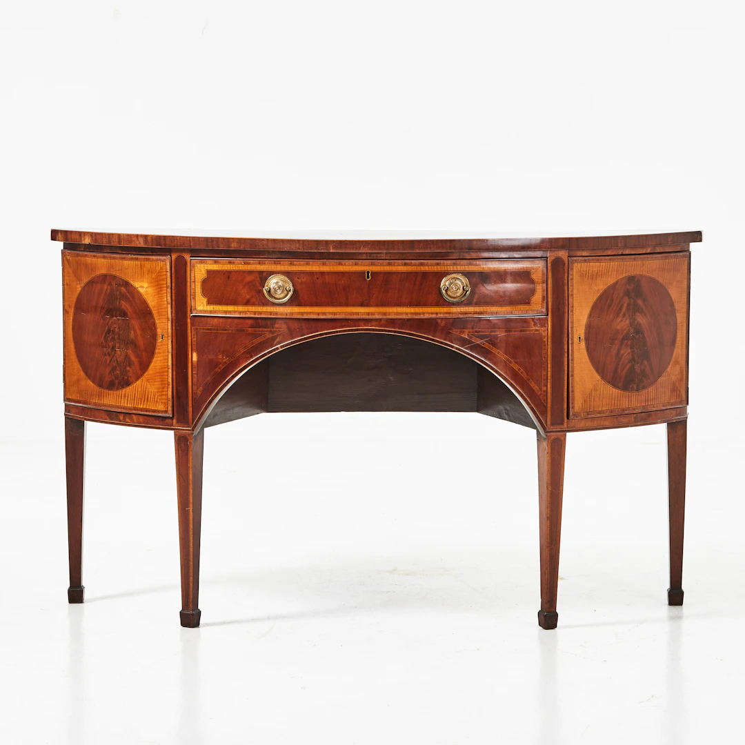 SIDEBOARD, England, Regency. Fanerat i mahogny med flera träslag