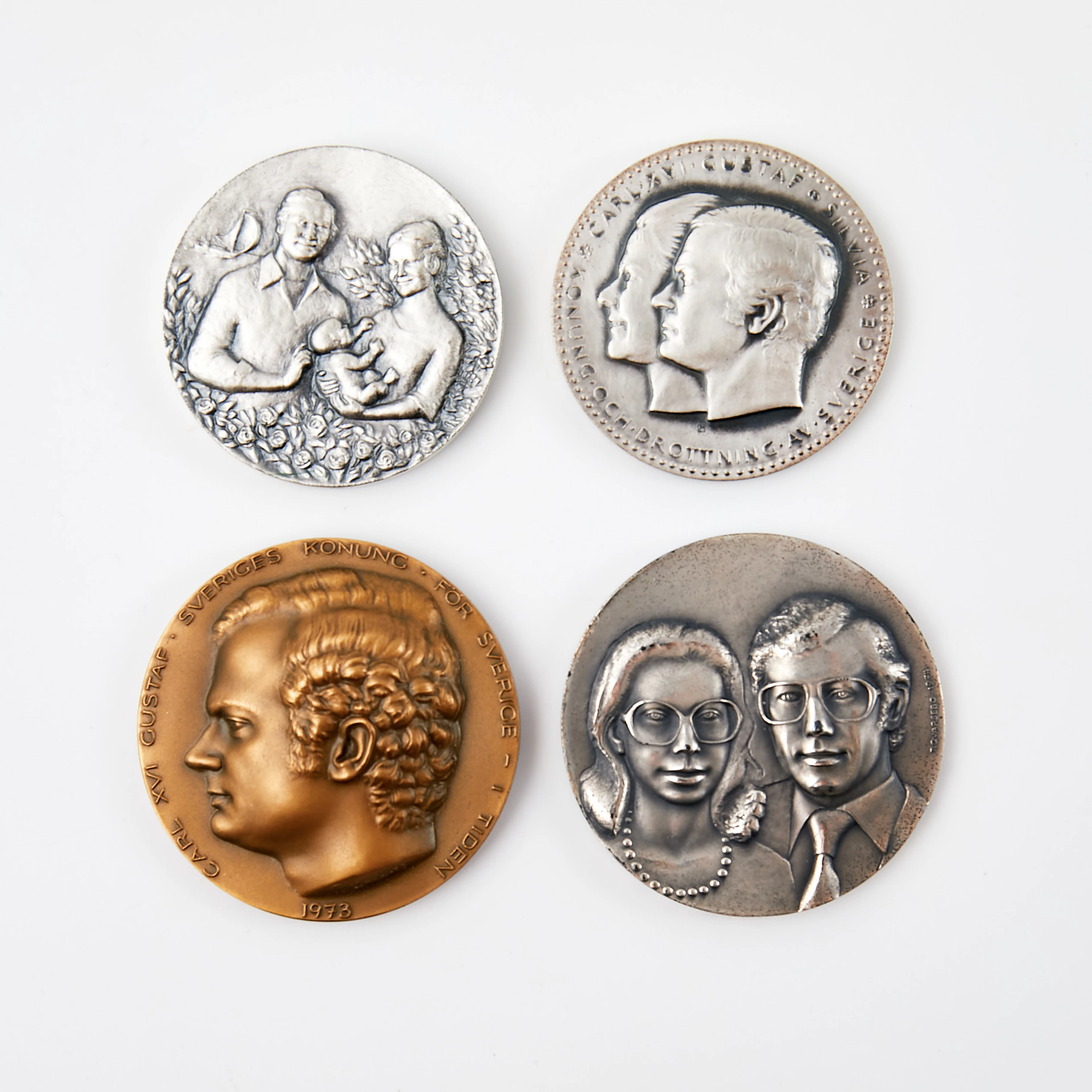 MINNESMYNT. 4 st, silver samt brons, Prinsessbröllopet, Carl XVI Gustaf