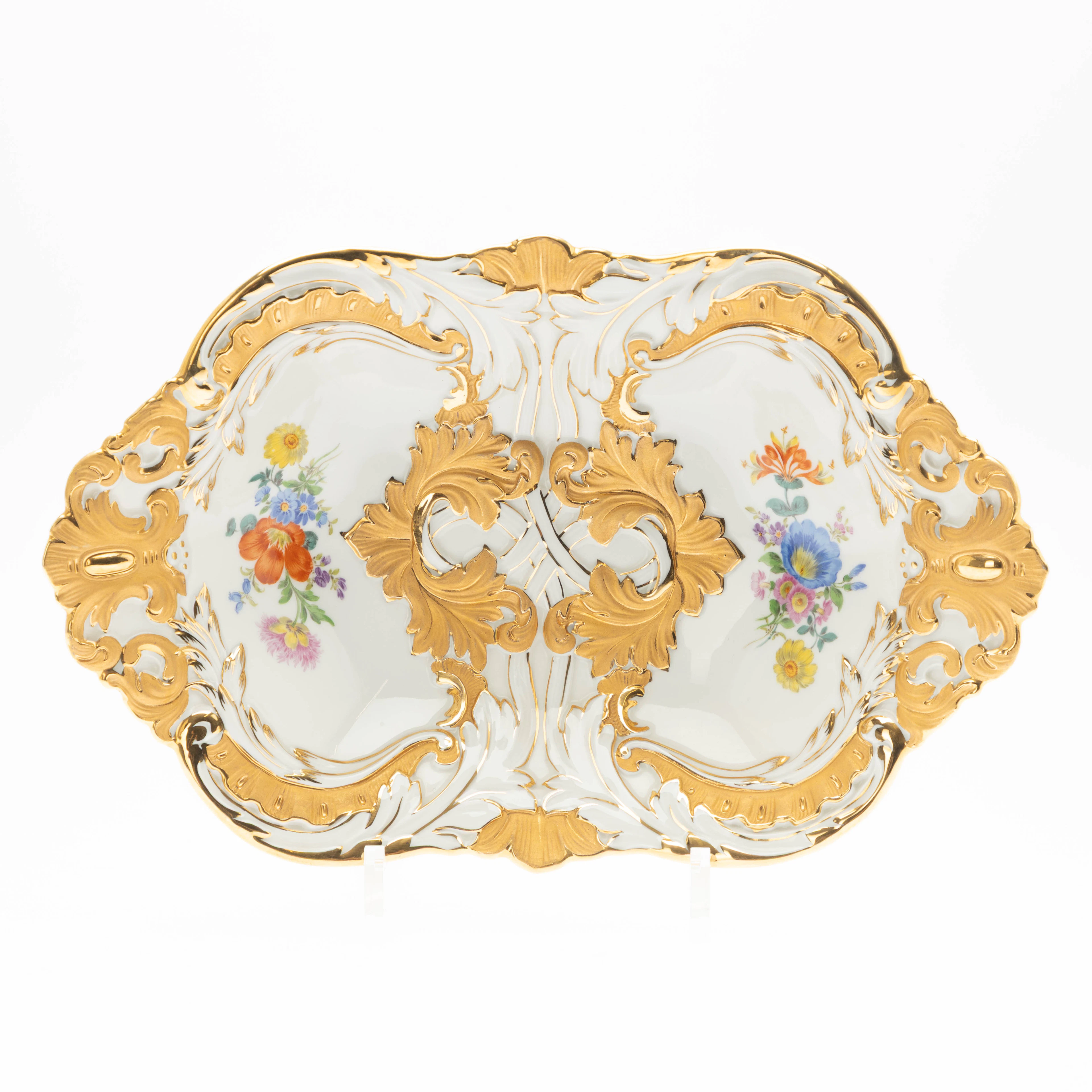MEISSEN. Prunkschale mit Blumenmalerei, nach 1945.