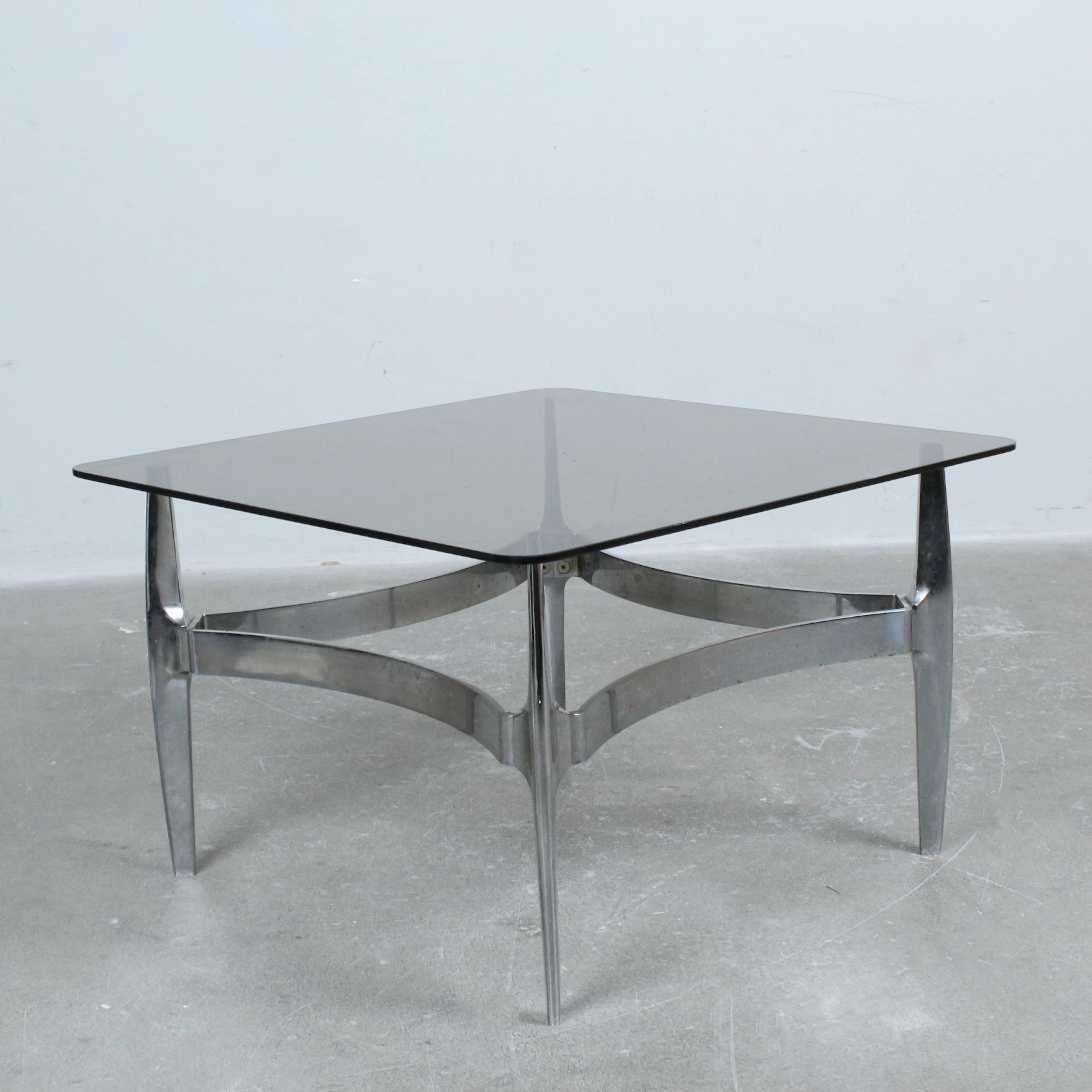 KNUT HESTERBERG. für Ronald Schmitt, Couchtisch, Aluminium, Glas