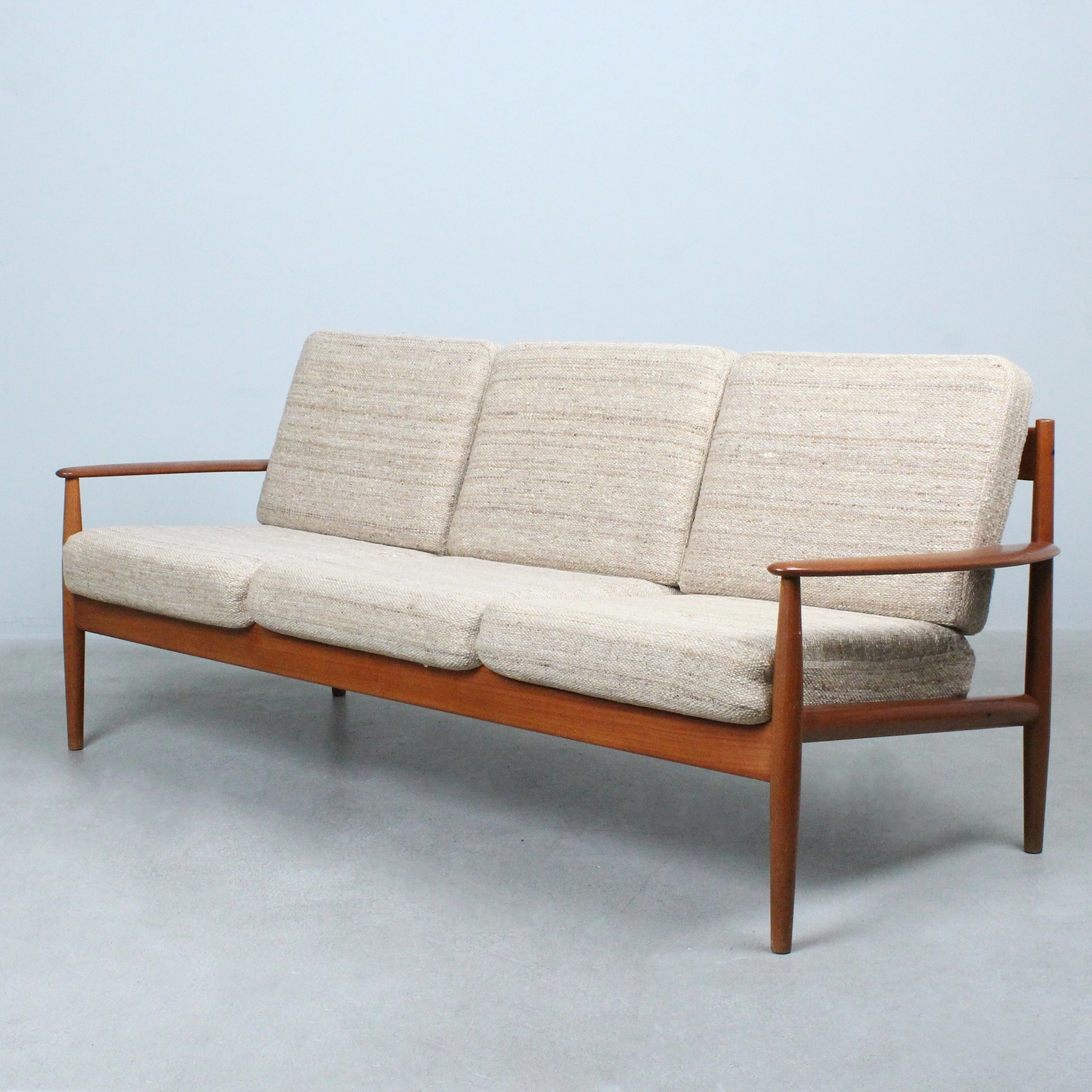 GRETE JALK. FRANCE & SØN. Sofa / Dreisitzer, Modell '118', Teak, Dänemark