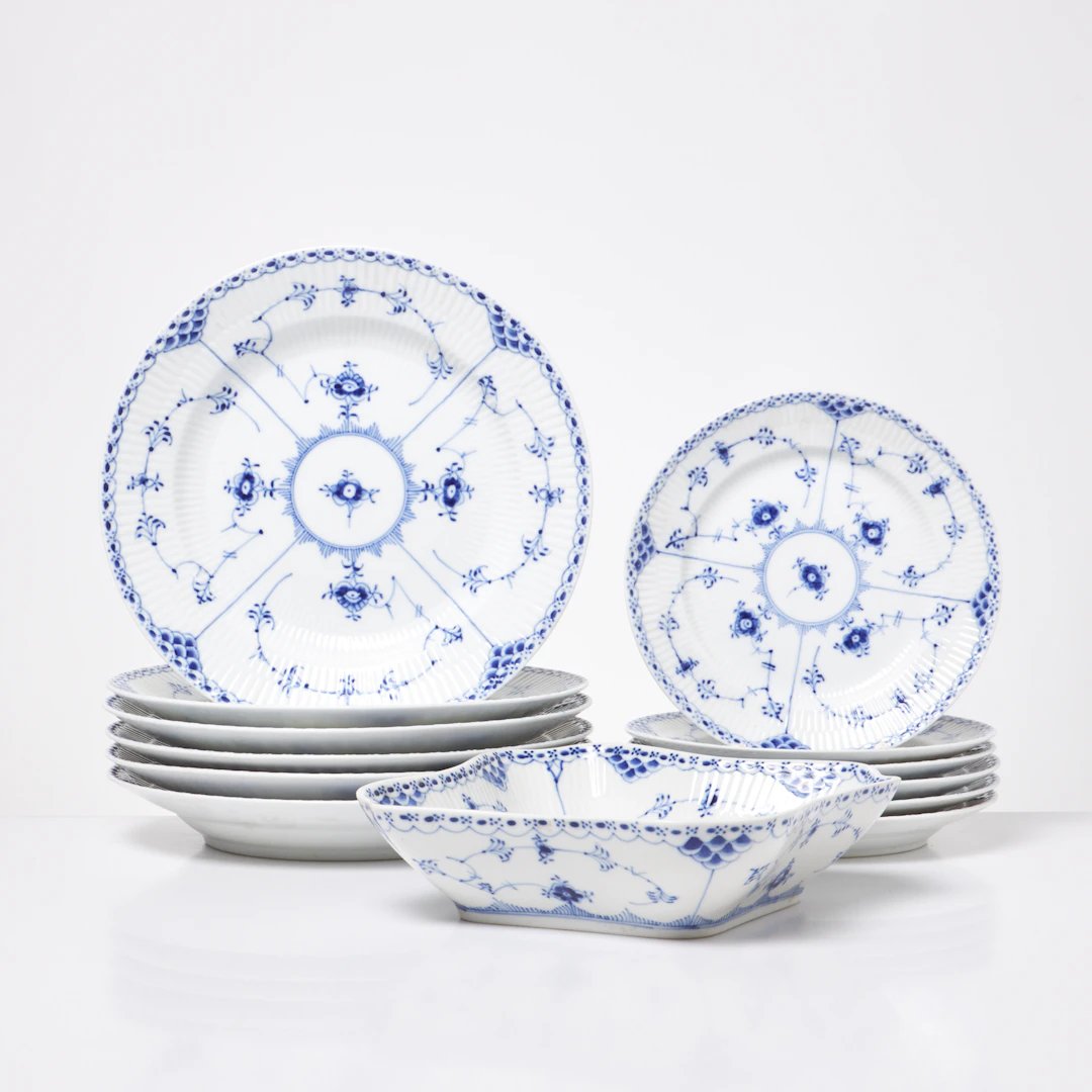 ROYAL COPENHAGEN, Servisdelar, 13 dlr, porslin, dekor i underglasyrblått.