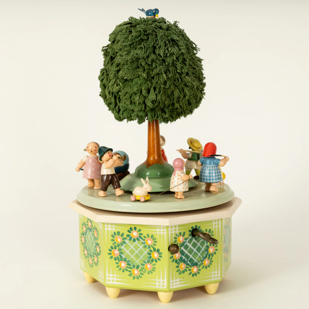 WENDT & KÜHN. Spieluhr ´Kinderreigen`, Grünhainicher Werkstätten