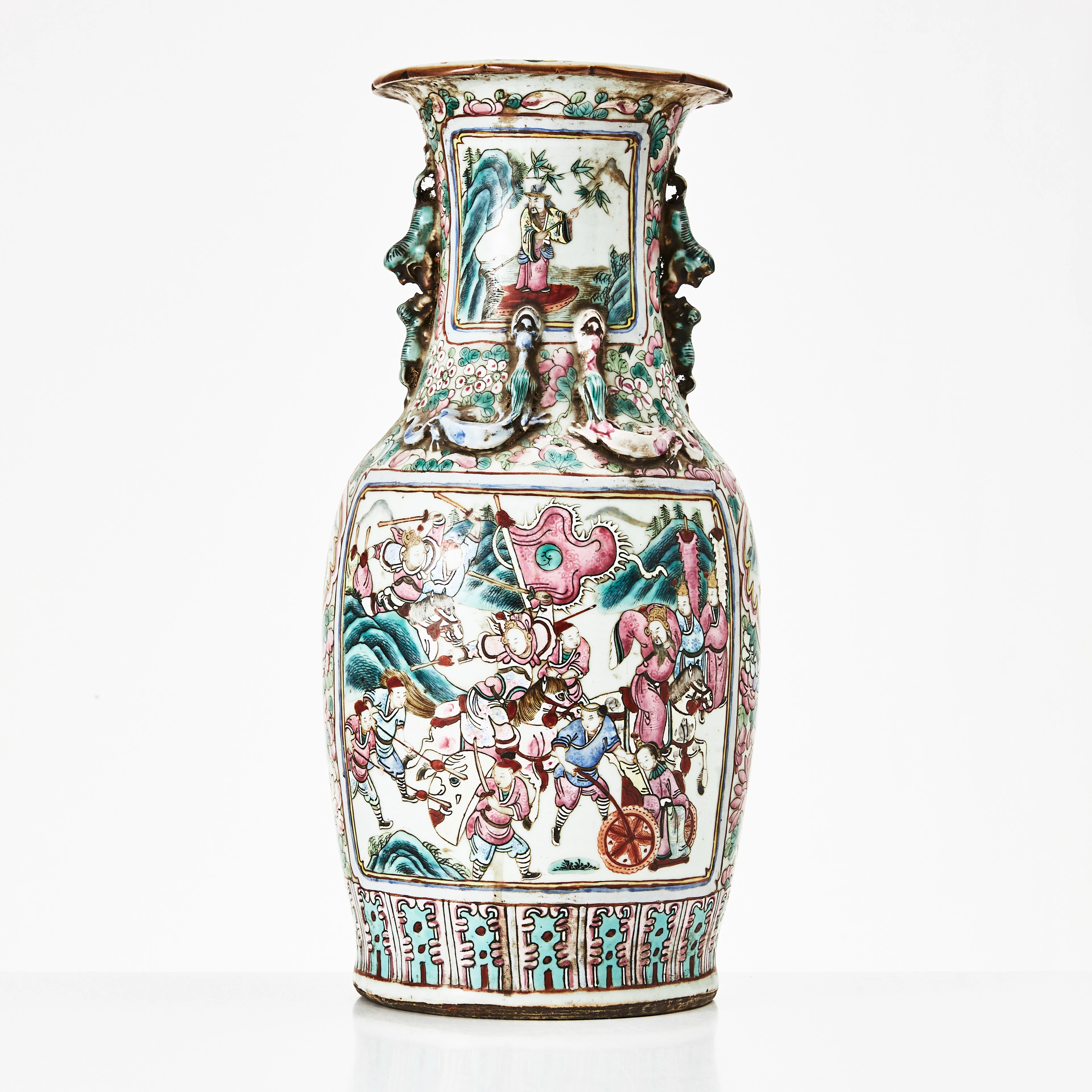 VAS, porslin, Kina, 1900-talets början, balusterformad, med hänklar