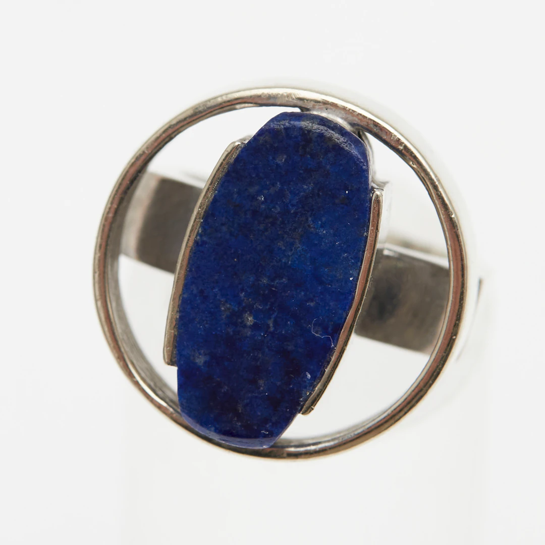 RING, 585er Weißgold, Lapislazuli.
