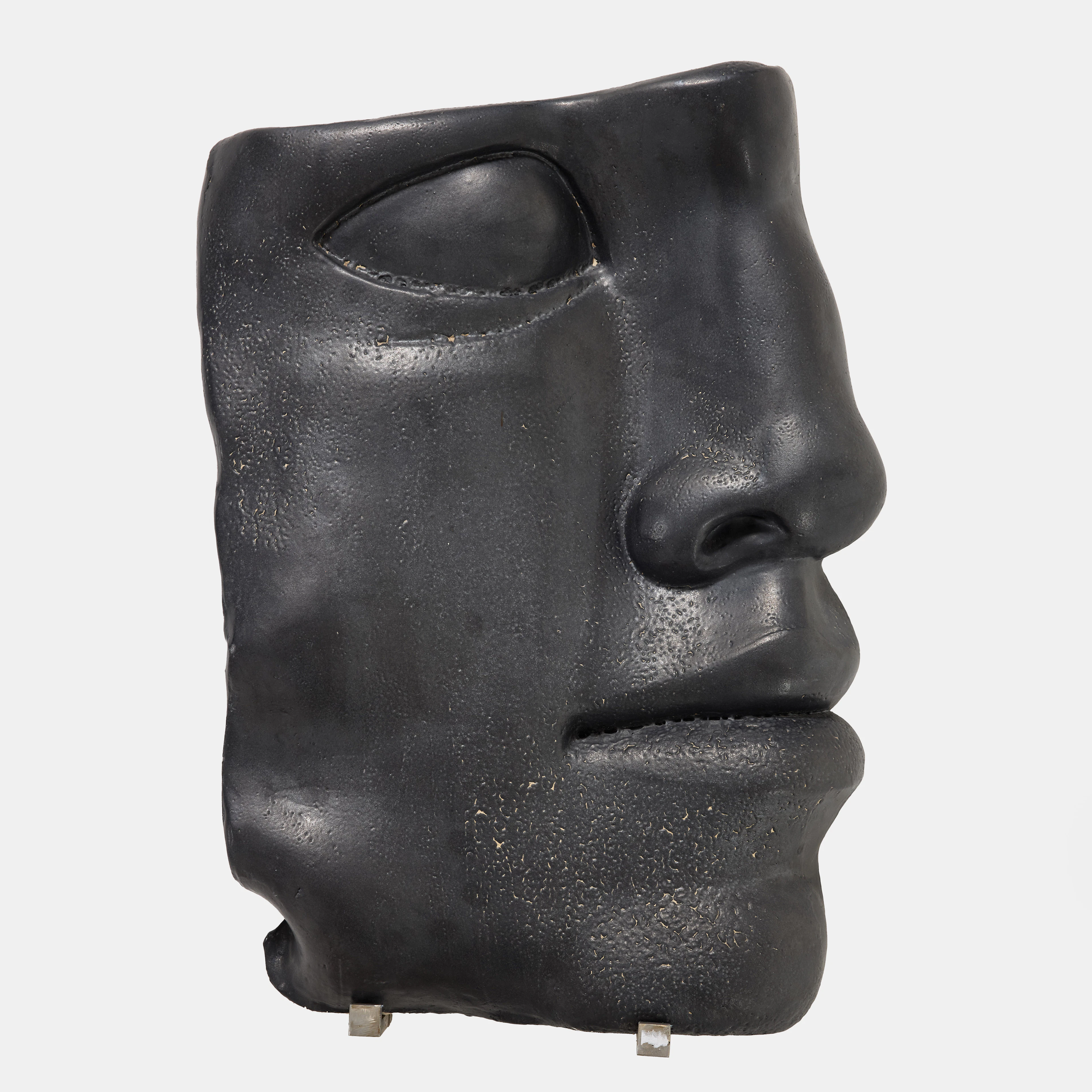 HERTHA HILLFON. Skulptur, egen verkstad, modellerad svart stengodslera