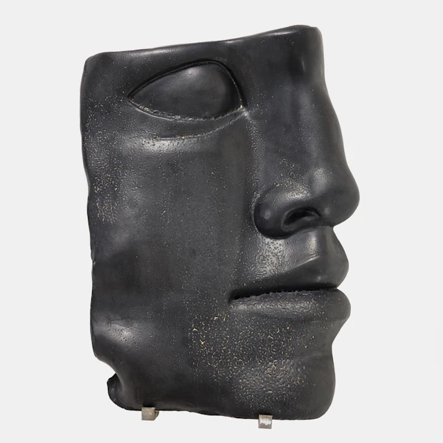 HERTHA HILLFON. Skulptur, egen verkstad, modellerad svart stengodslera