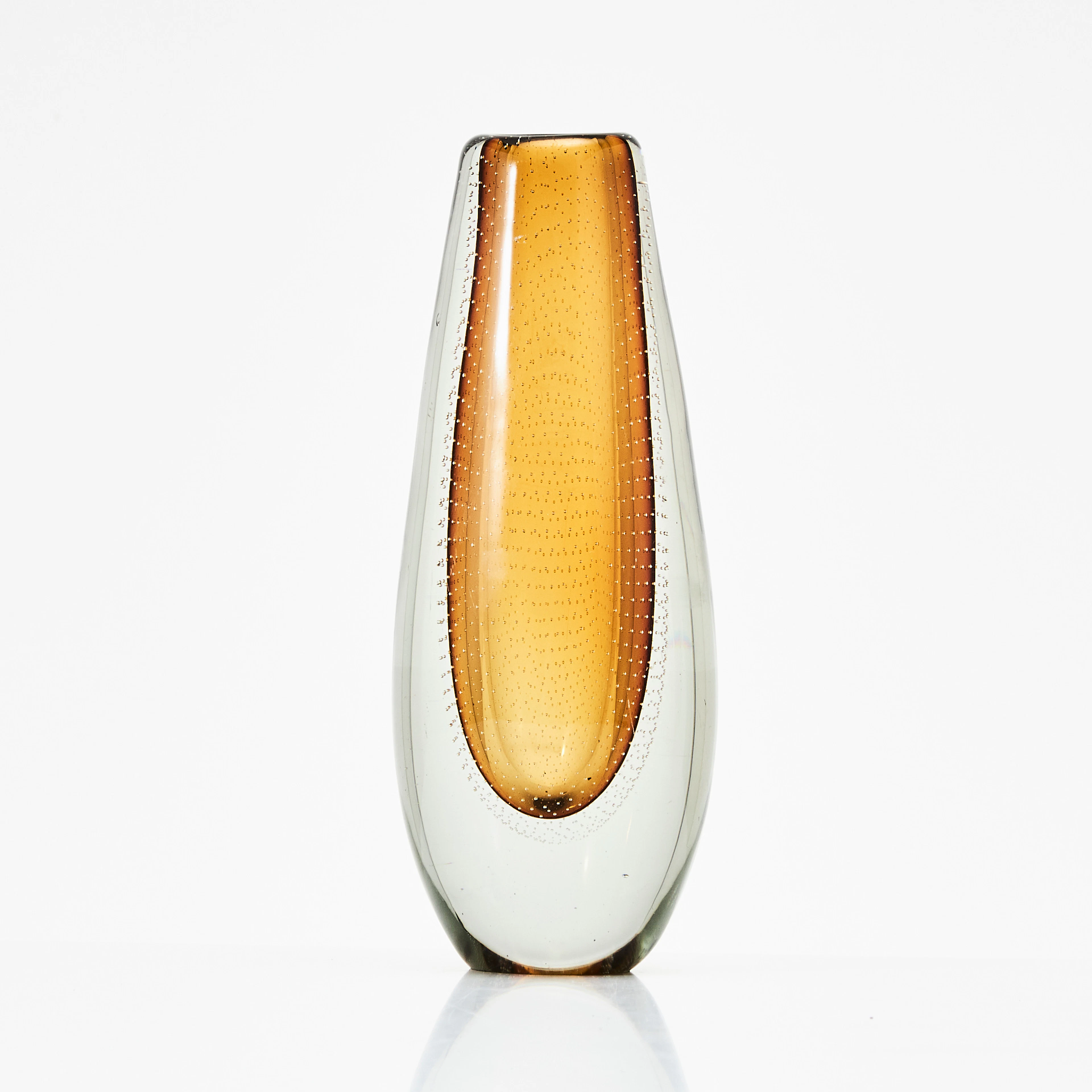 GUNNEL NYMAN. vas, "Musselglas", signerad Gunnel Nyman, Nuutajärvi Notsjö.