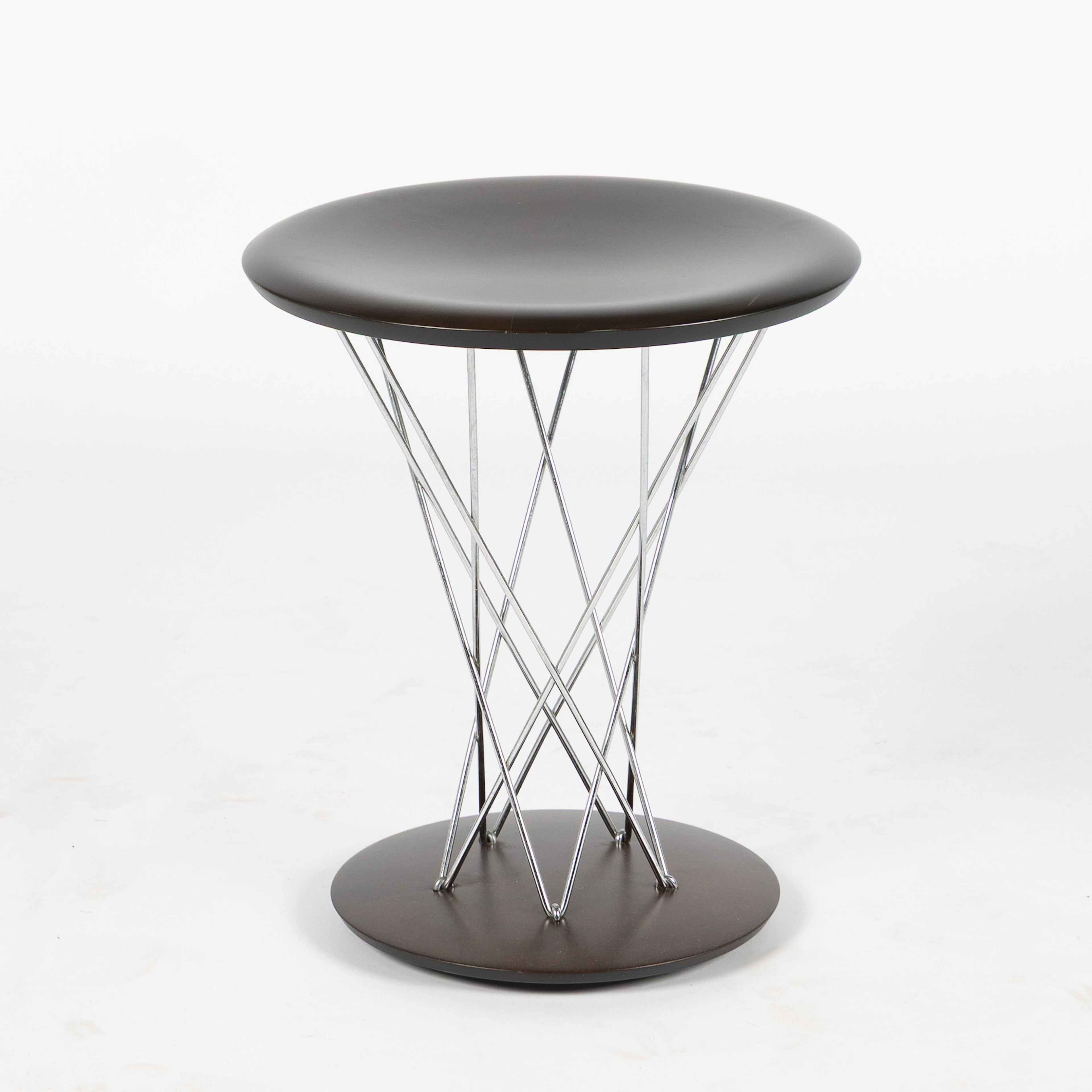 ISAMU NOGUCHI. Gungpall, ”Rocking stool”, Vitra.