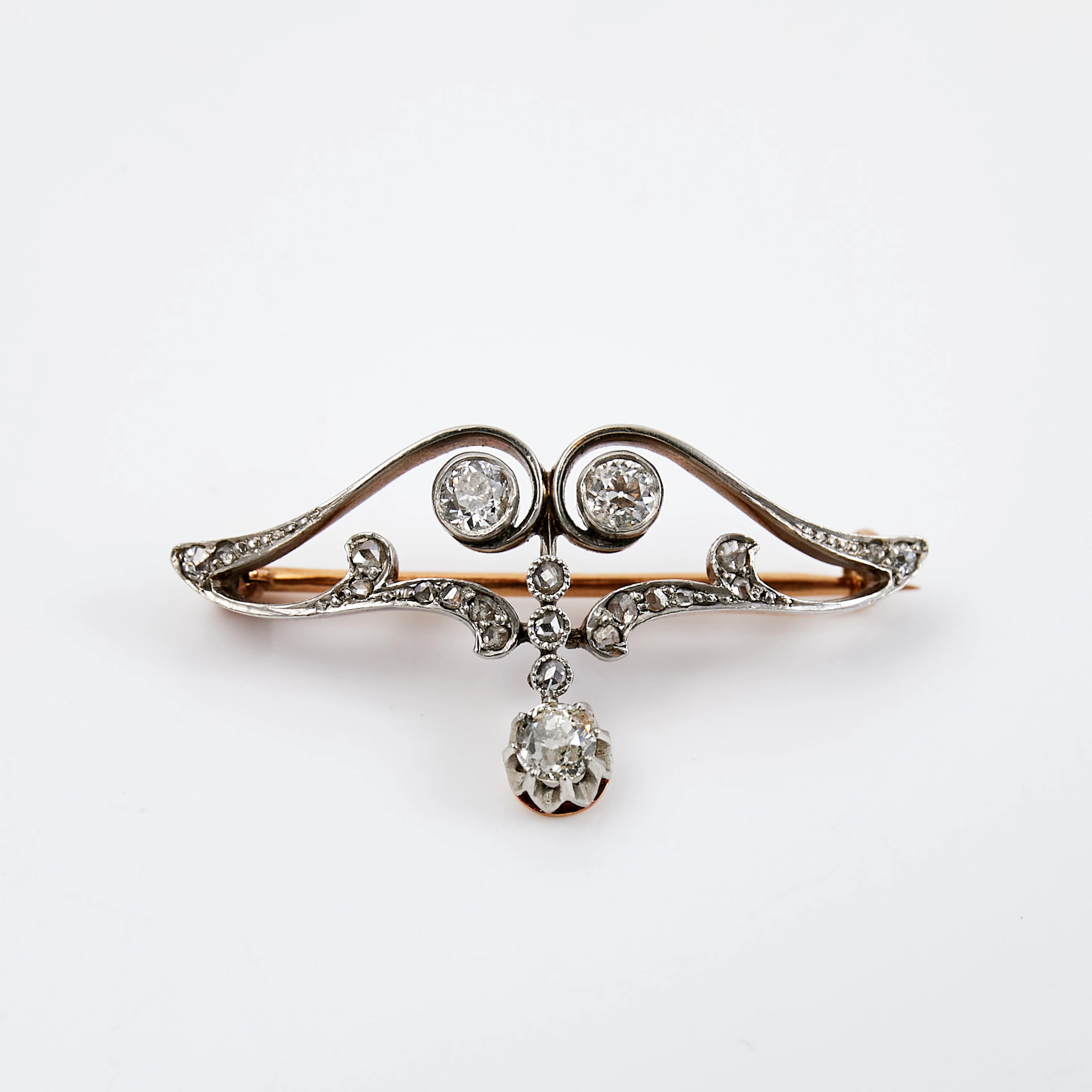 BROSCH, Belle Epoque, Guld och Platina samt antik och rosenslipade diamanter.