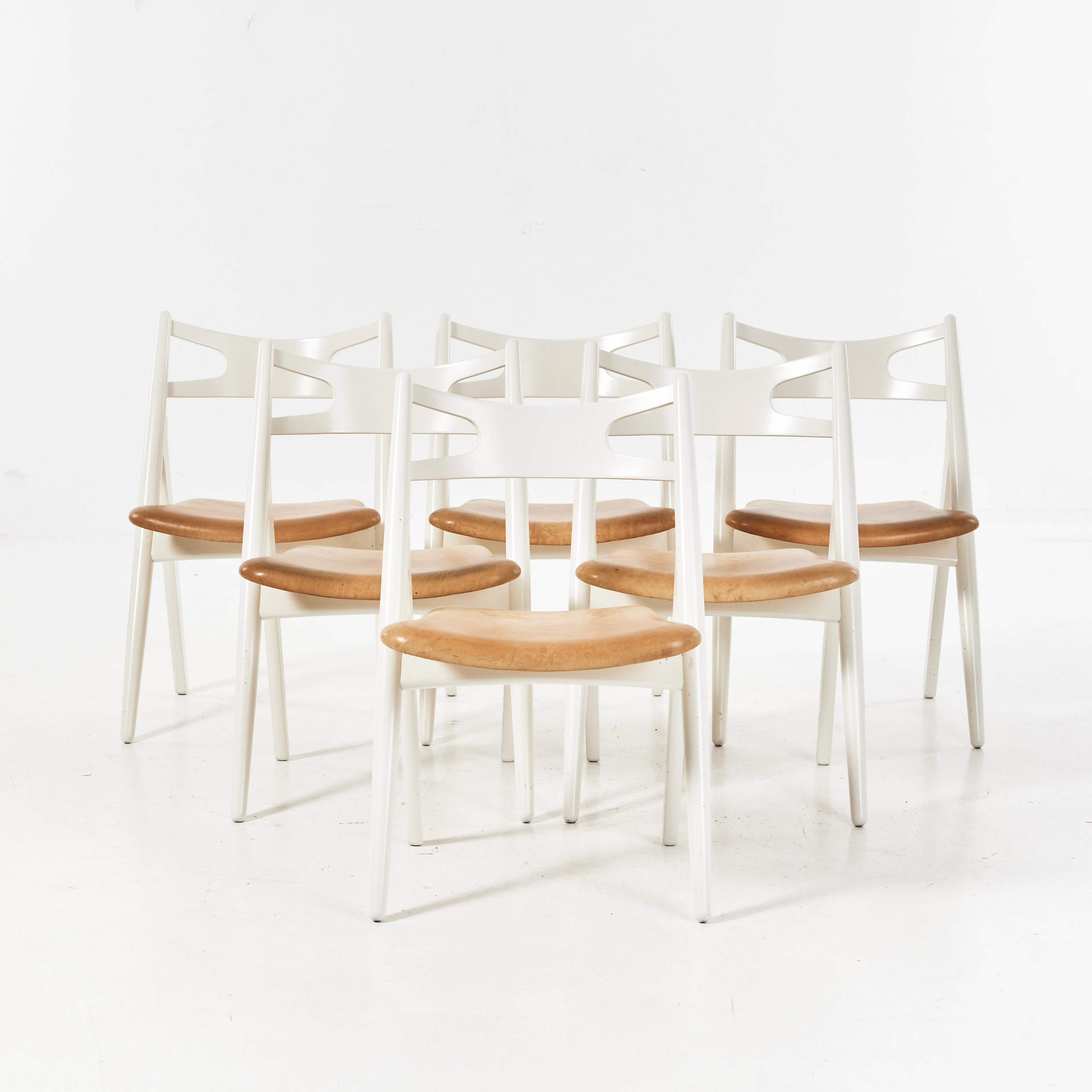 HANS J WEGNER. "Sågbocksstolen / Savbukkestolen", 6 st, Carl Hansen