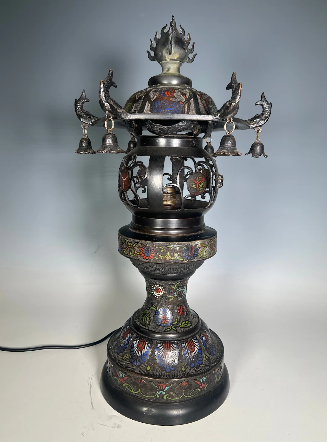 Cloisonné Räuchergefäß / Laterne 19. Jh., China.