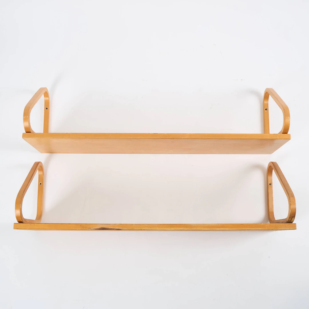 ALVAR AALTO. HYLLOR, 2 st modell 112B, Artek.