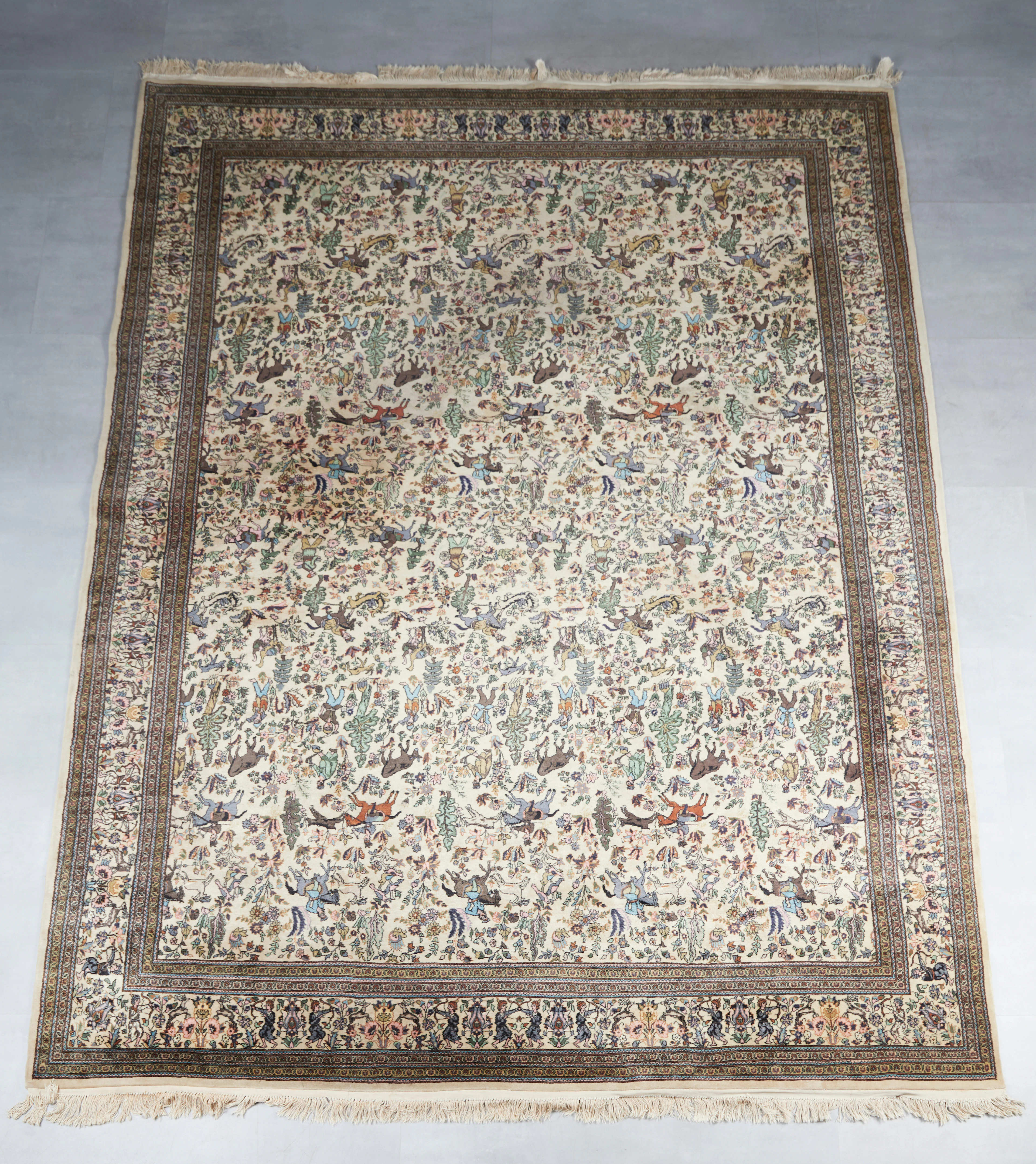 TÄBRIS. 380x276cm, Jagdmotiv, Seide und Wolle, ca. 500.000 Knoten/qm, Persien.