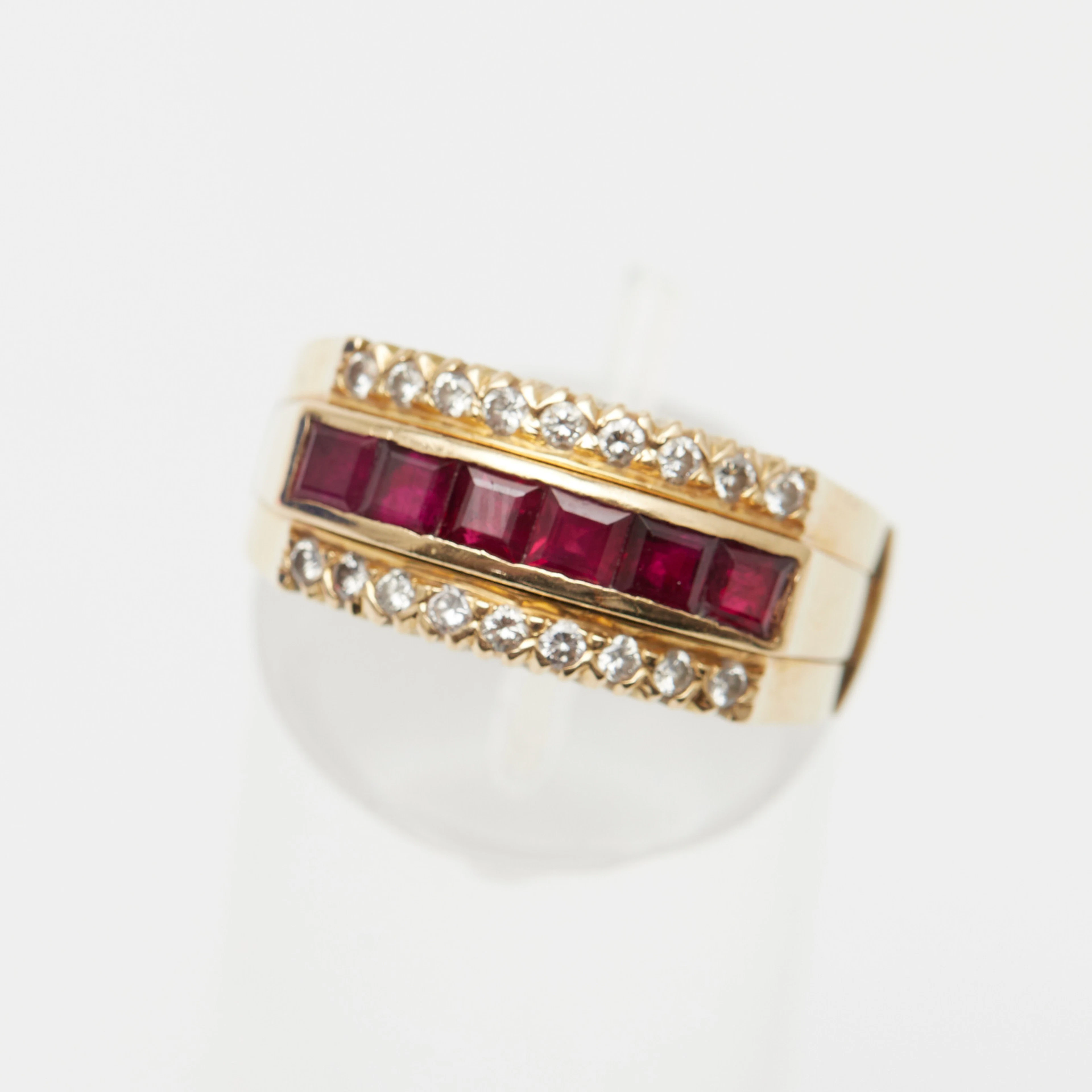 Ring, 750er Gelbgold, Brillianten, Rubine.