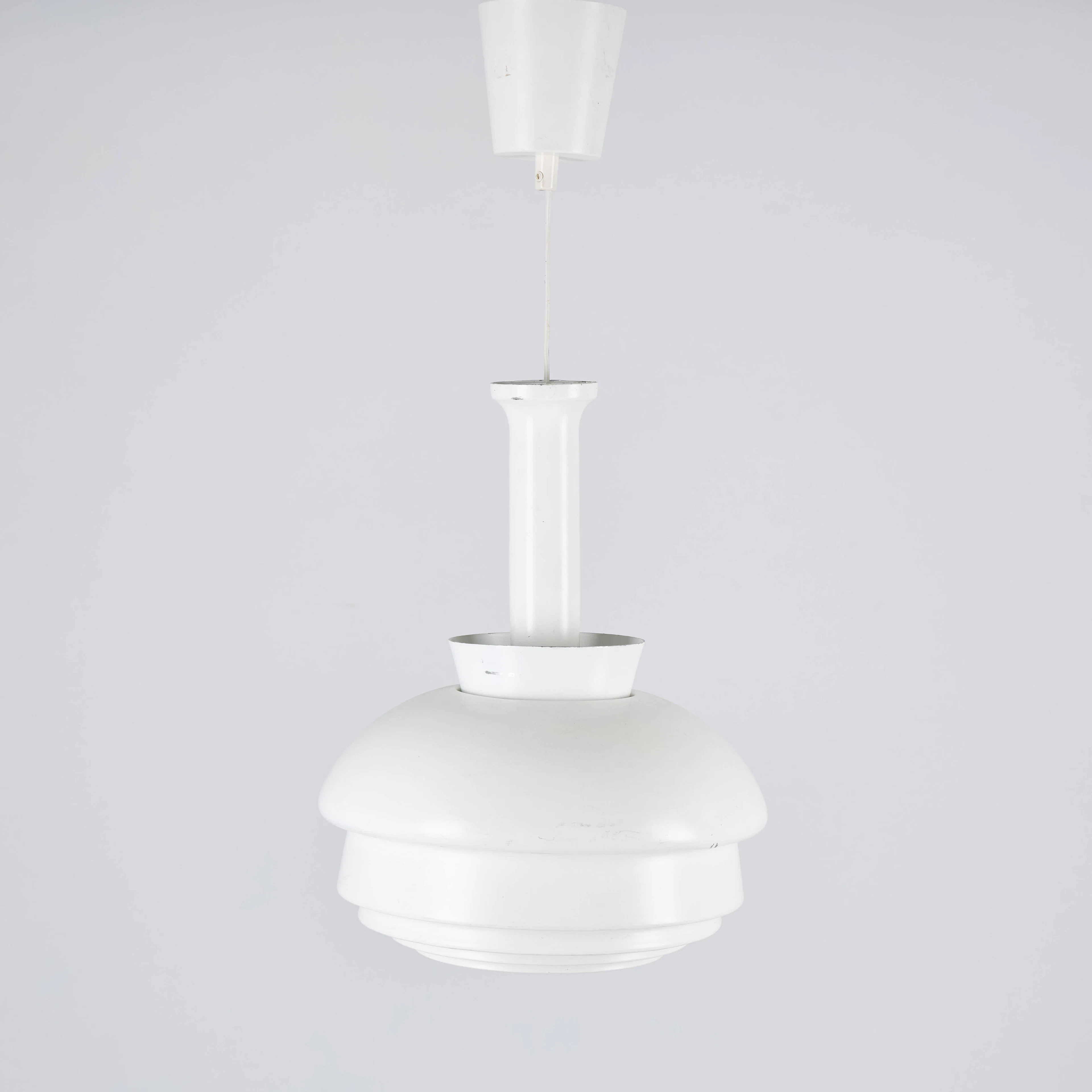 ALVAR AALTO. Taklampa, modell A335B, Valaisinpaja OY.